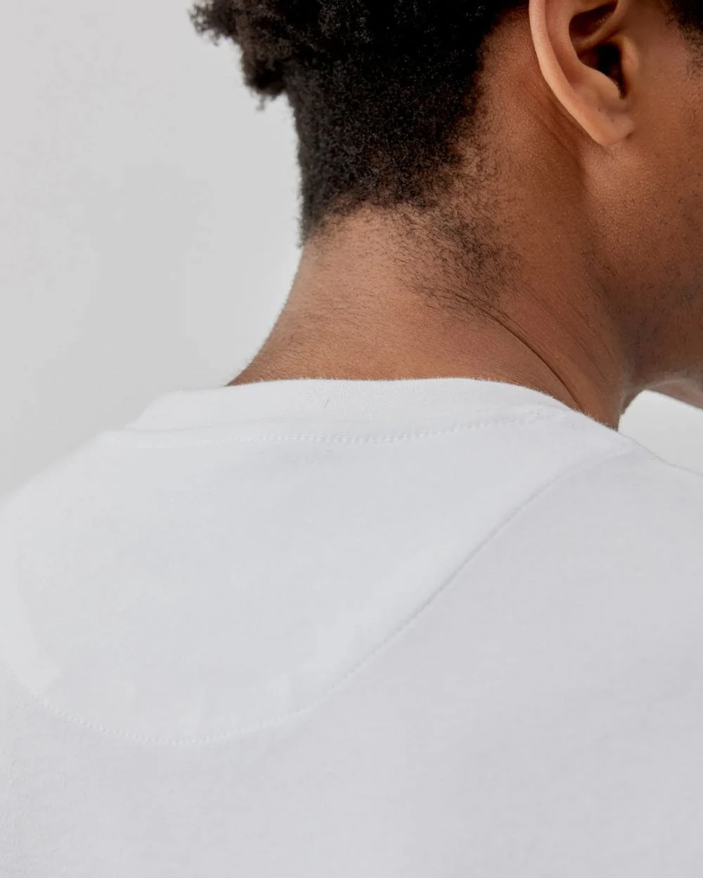 Oliver Sweeney Palmela Mens Crew Neck T-Shirt - White - Image 2
