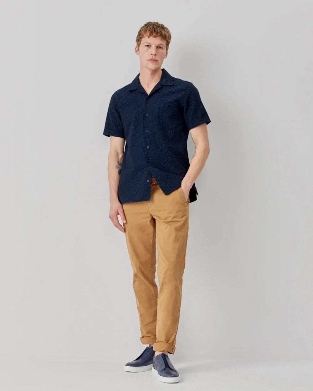 Oliver Sweeney Ravenshead Mens Cotton Seersucker Short Sleeved Shirt - Midnight Stripe - Image 2