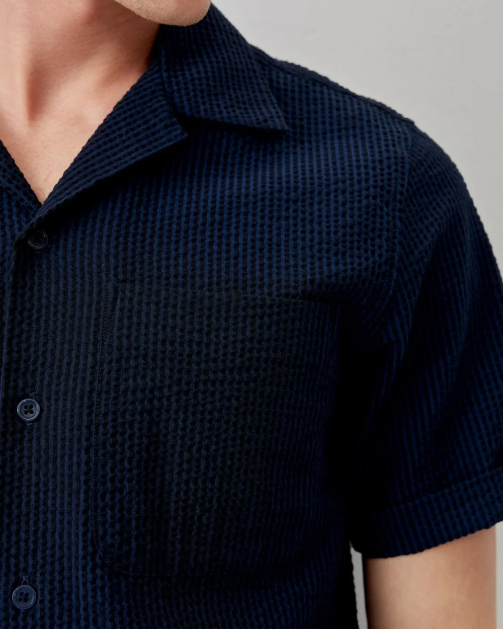 Oliver Sweeney Ravenshead Mens Cotton Seersucker Short Sleeved Shirt - Midnight Stripe - Image 6