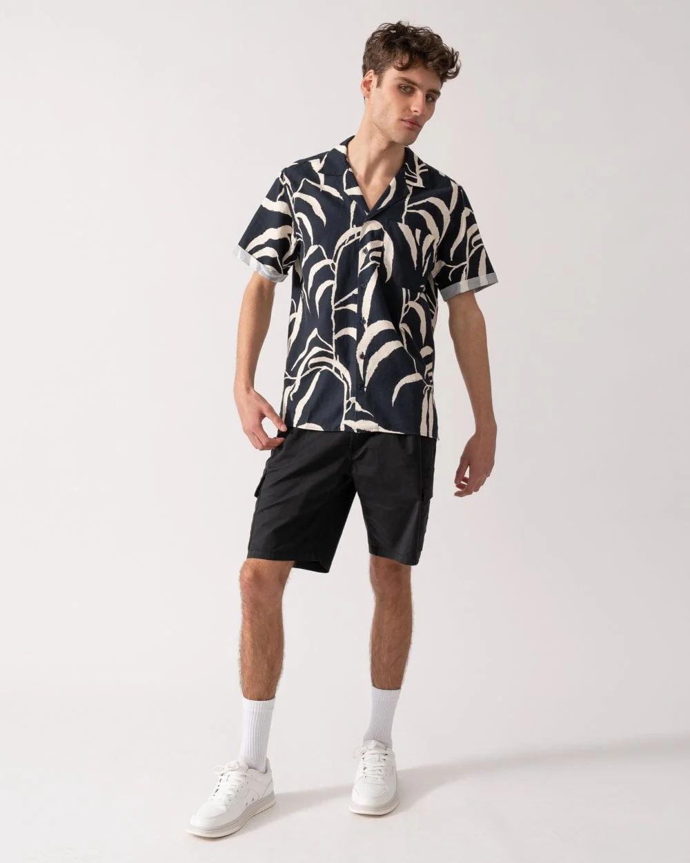 Oliver Sweeney Ravenshead Mens Leaf Print Short Sleeved Shirt - Navy - Image 3