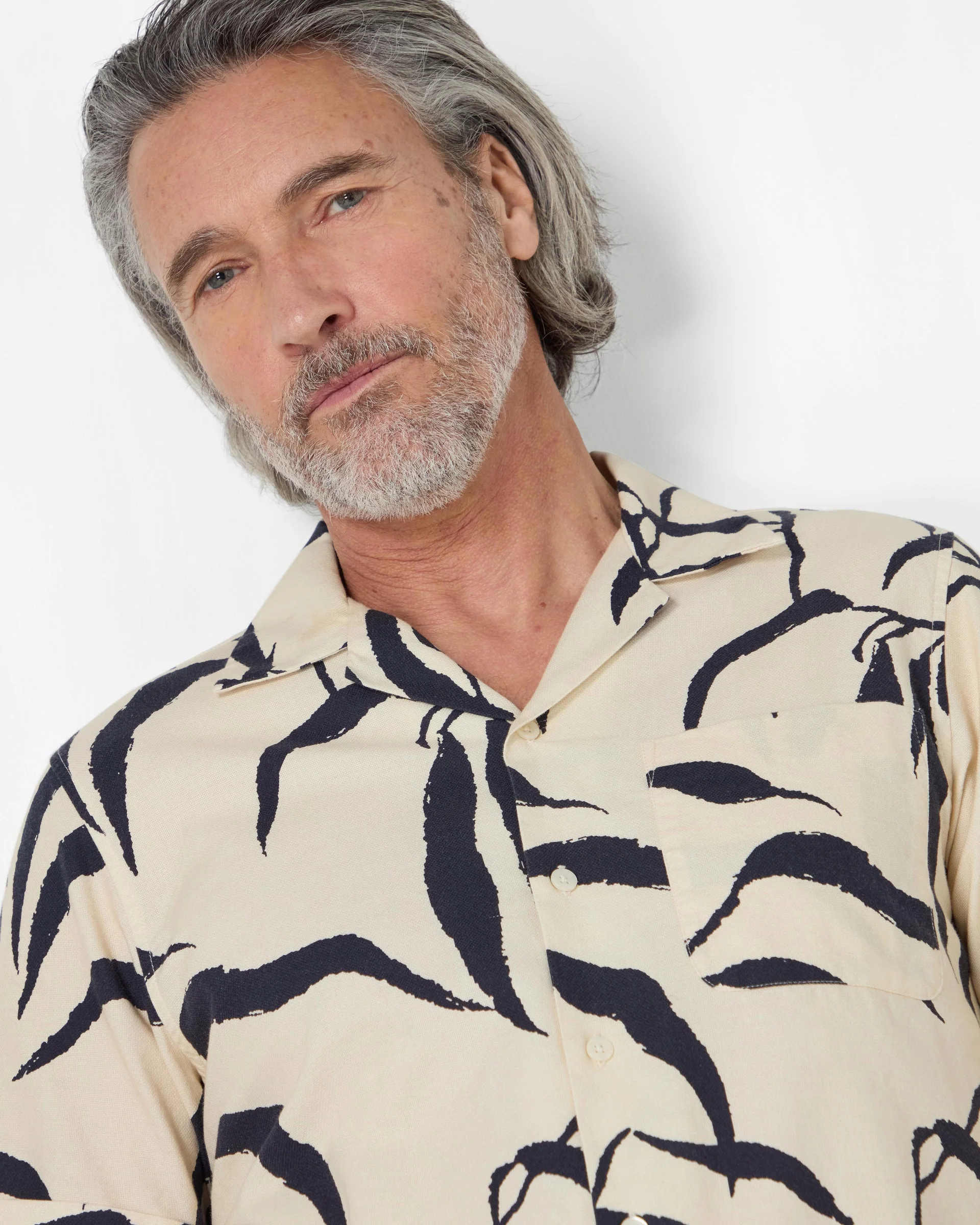 Oliver Sweeney Ravenshead Mens Leaf Print Short Sleeved Shirt - Ecru - Image 2