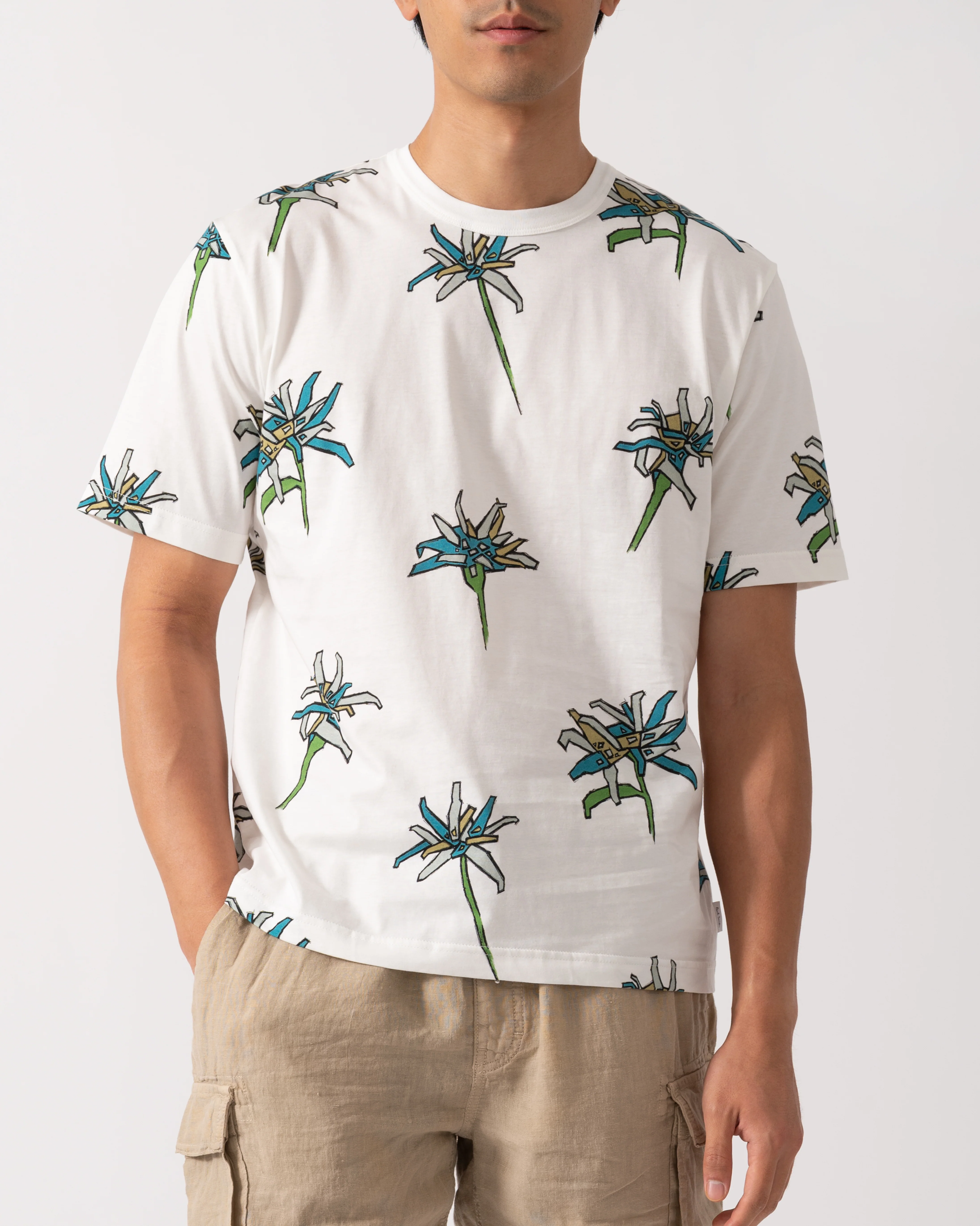 PS Paul Smith Mens Casual Fit Flower T-Shirt - 01 White - Image 3
