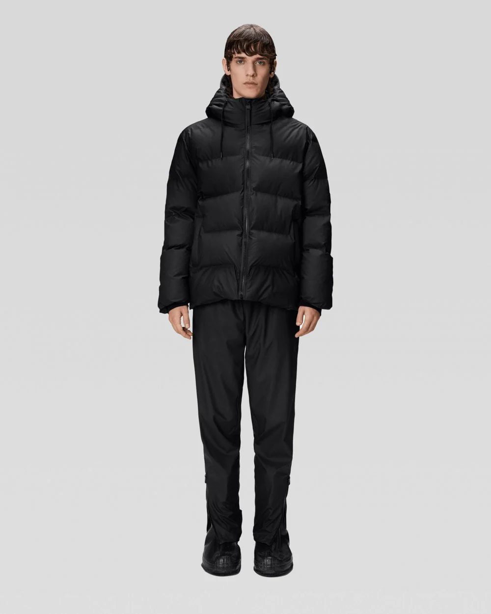 Rains Alta Unisex Puffer Jacket - 01 Black - Image 2