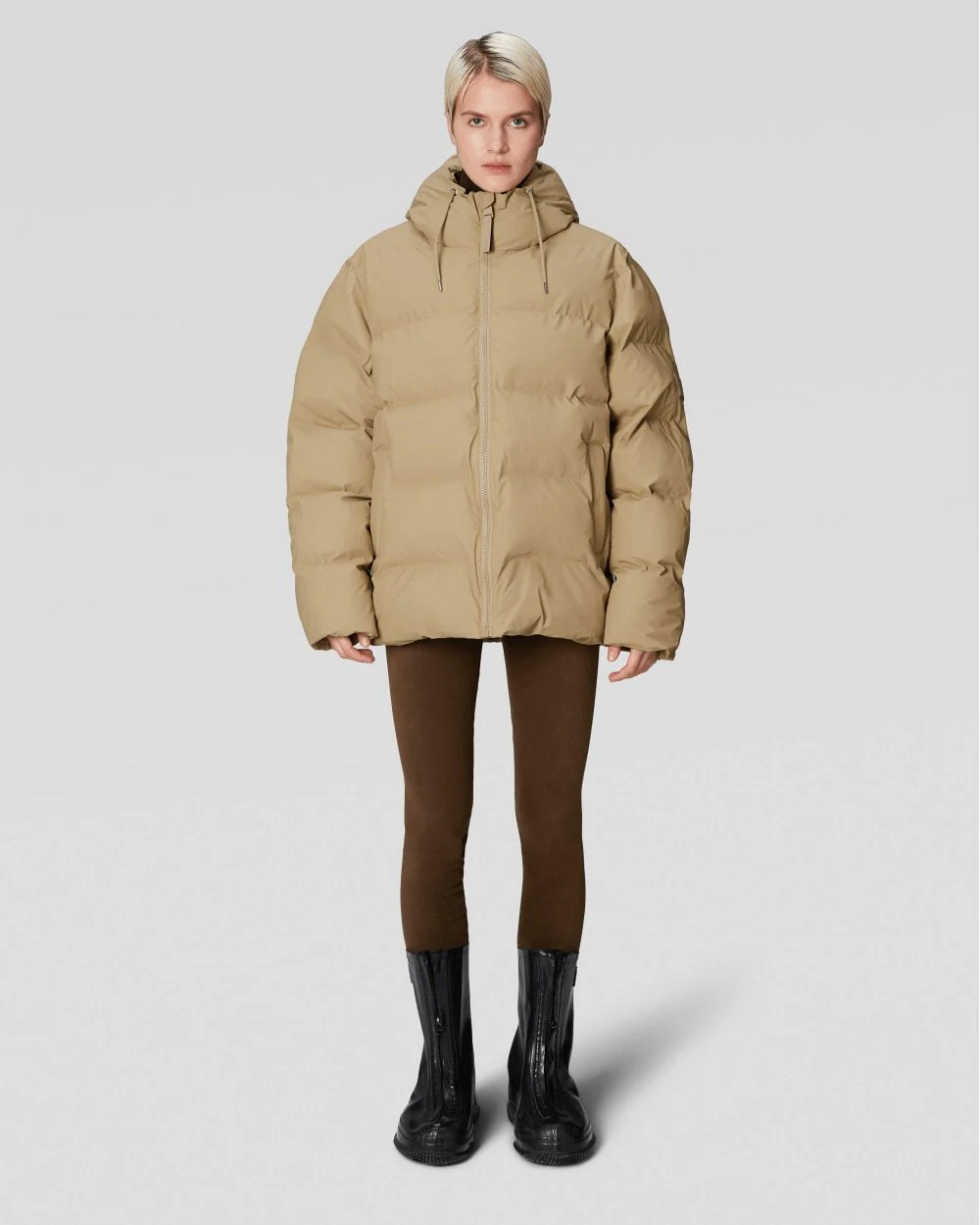 Rains Alta Unisex Puffer Jacket - 24 Sand - Image 3