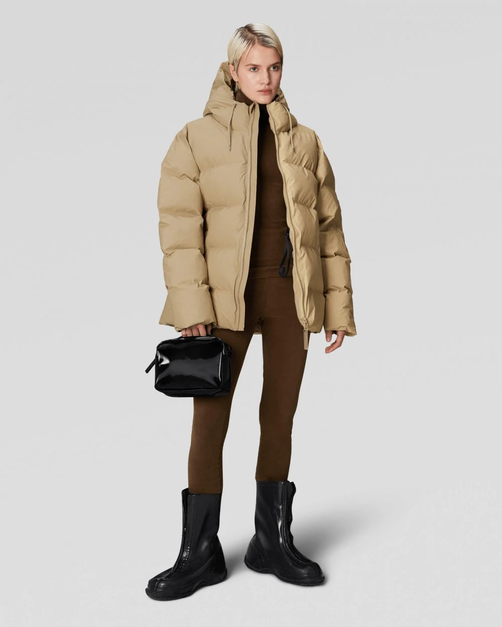Rains Alta Unisex Puffer Jacket - 24 Sand - Image 5