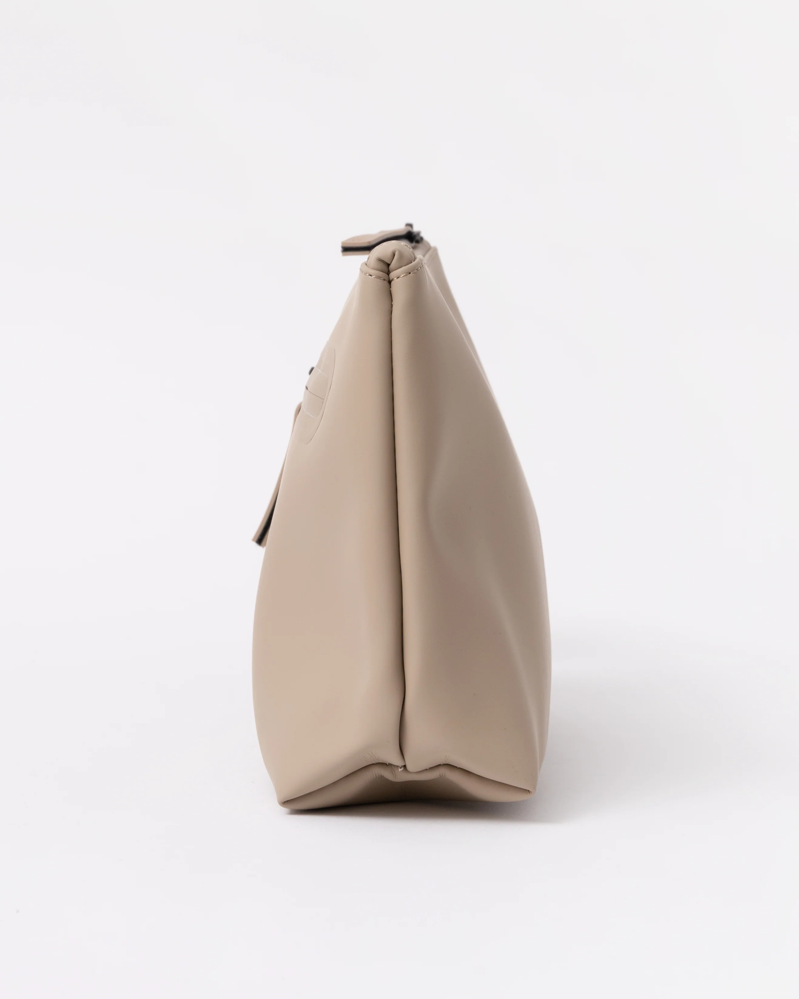 Rains Cosmetic Bag Zip - 133 Beige - Image 3