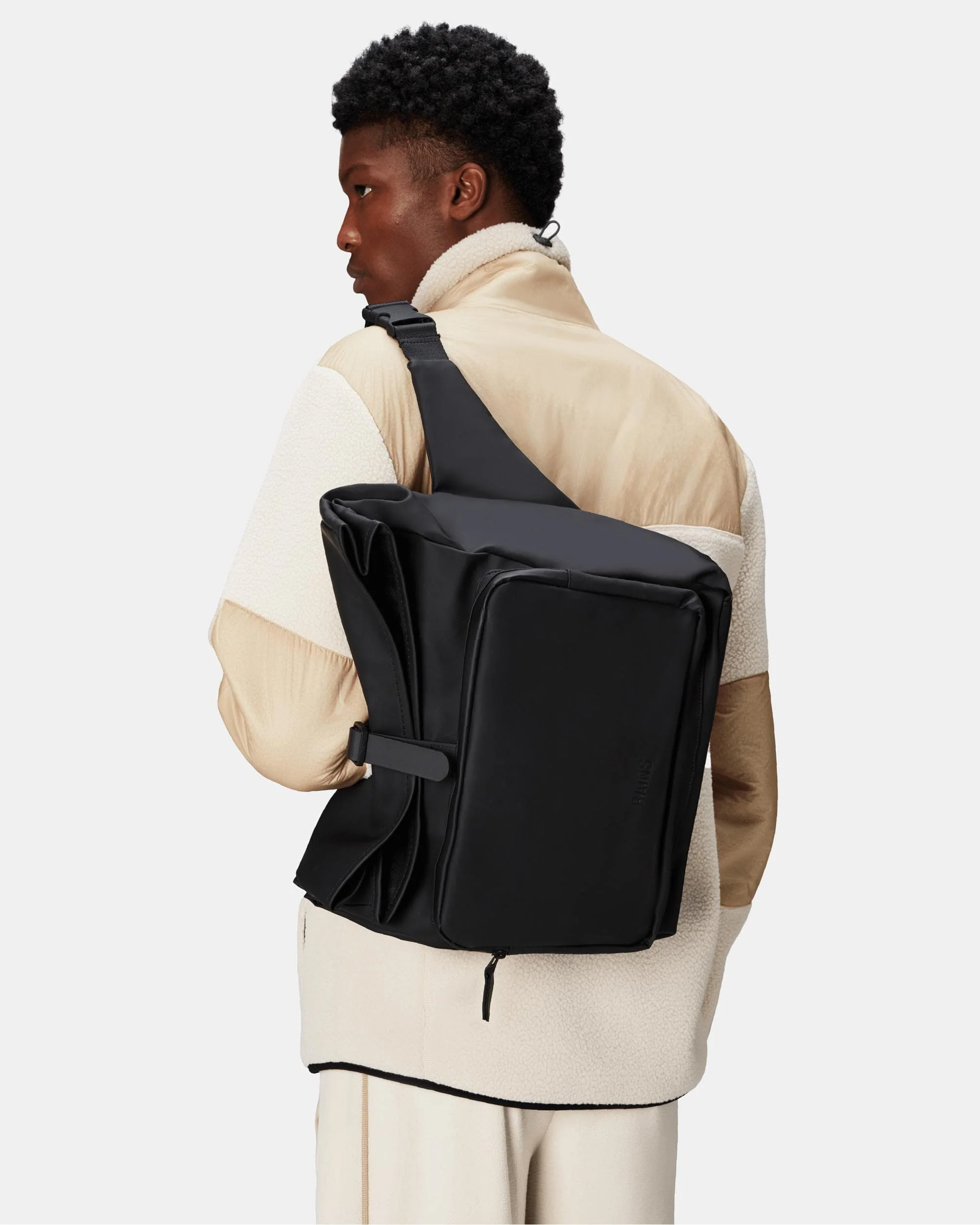 Rains Rolltop Commuter Bag - Image 3