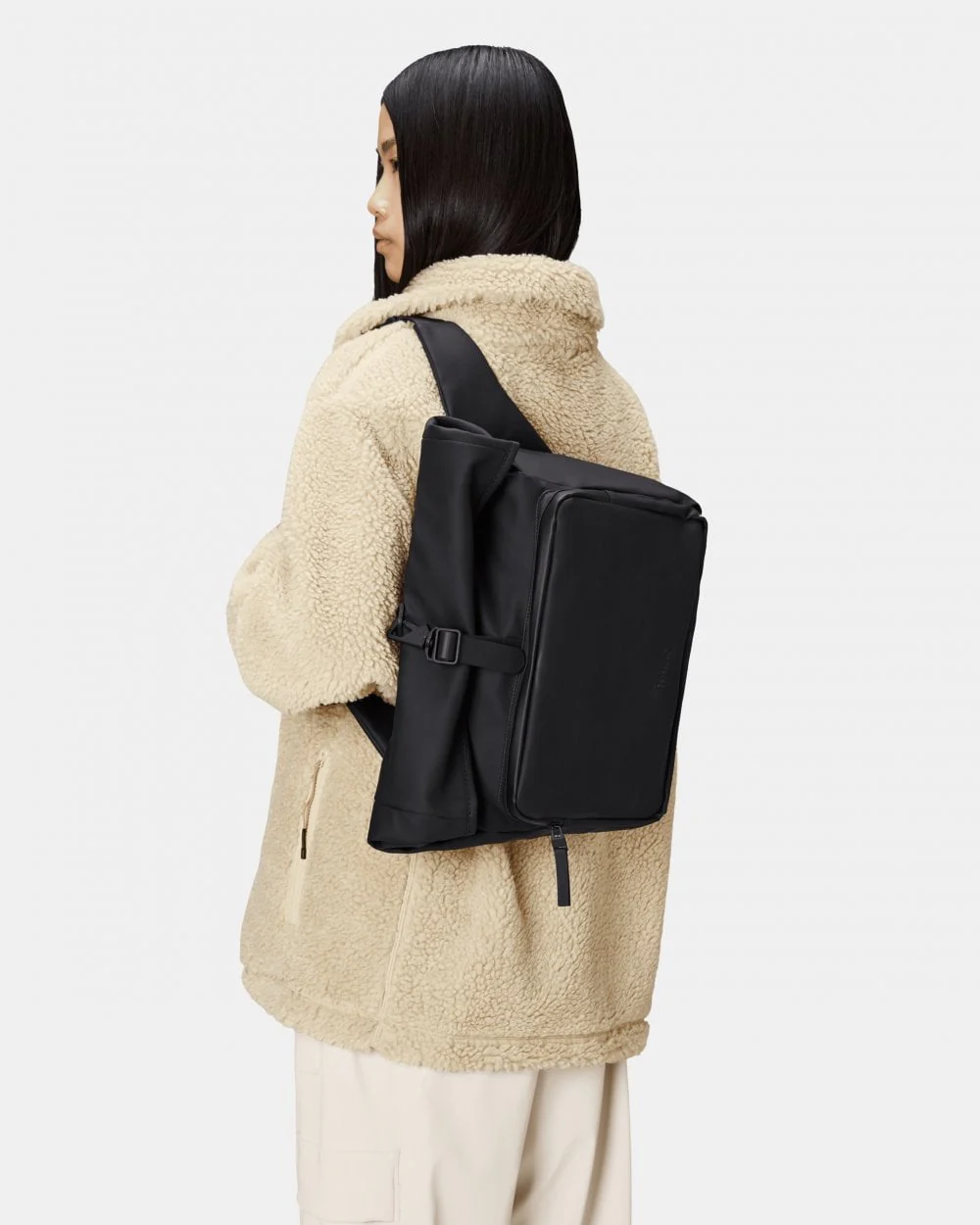 Rains Rolltop Commuter Bag - Image 4