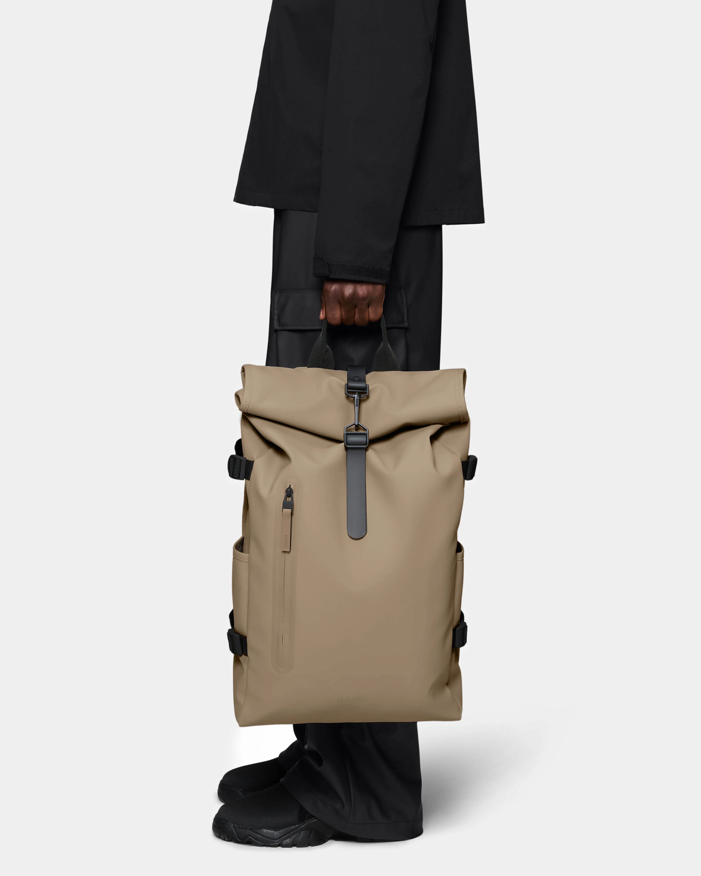 Rains Rolltop Rucksack Large - Beige 133 - Image 5