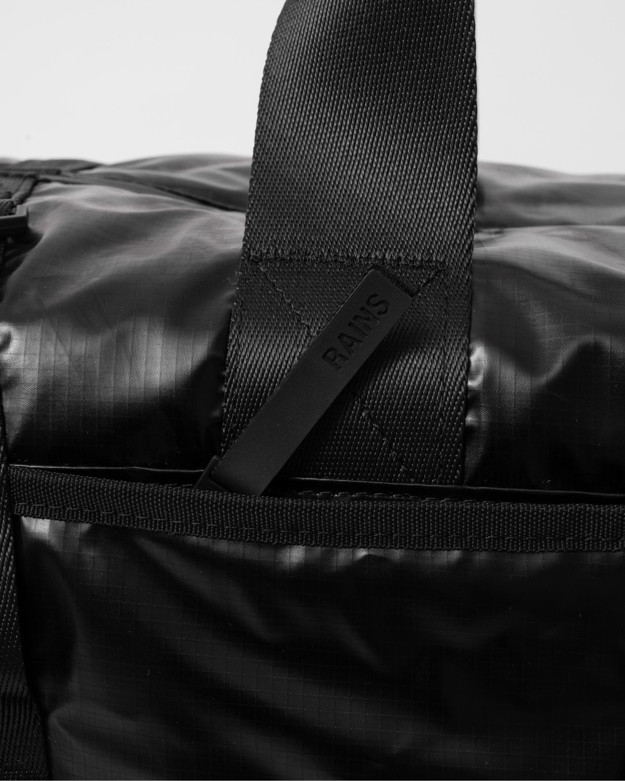 Rains Sibu Weekend Bag - Image 3