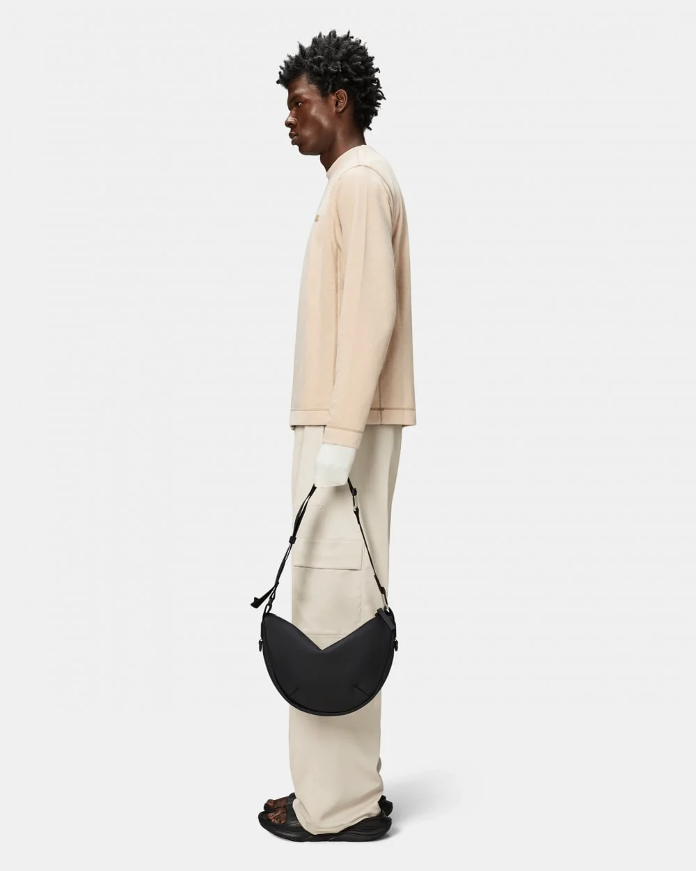 Rains Valera Shoulder Bag - 01 Black - Image 4