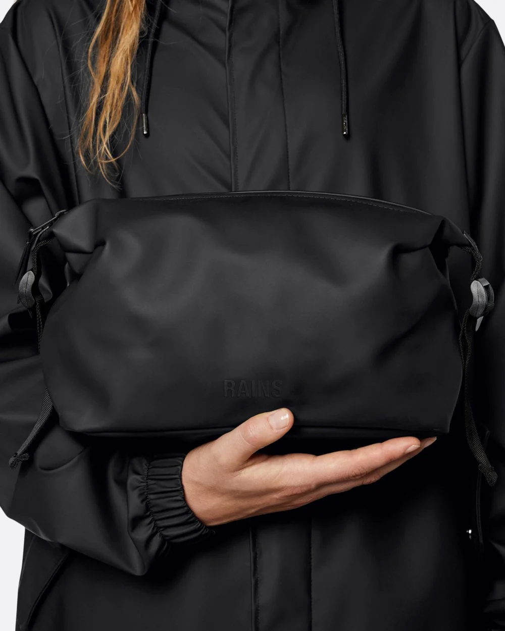 Rains Hilo Wash Bag - 01 Black - Image 4