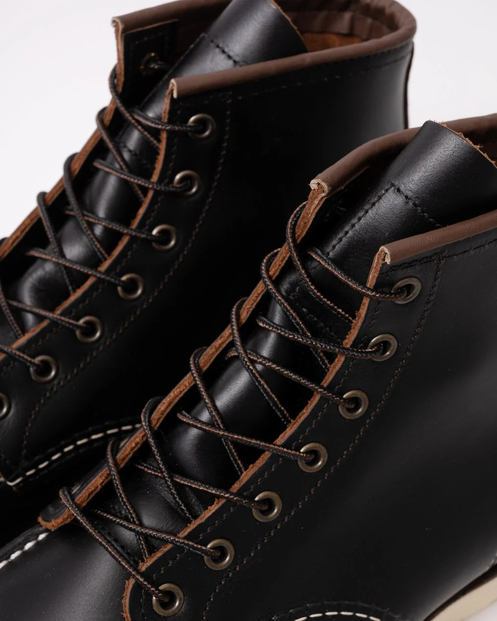 Red Wing 6 Inch Moc Toe Mens Boot - Black Prairie - Image 4