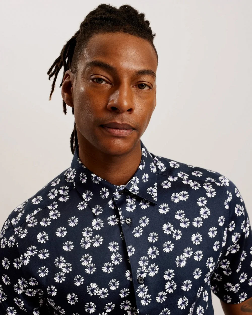 Ted Baker Alfanso Mens Floral Print Short Sleeve Shirt - Image 3
