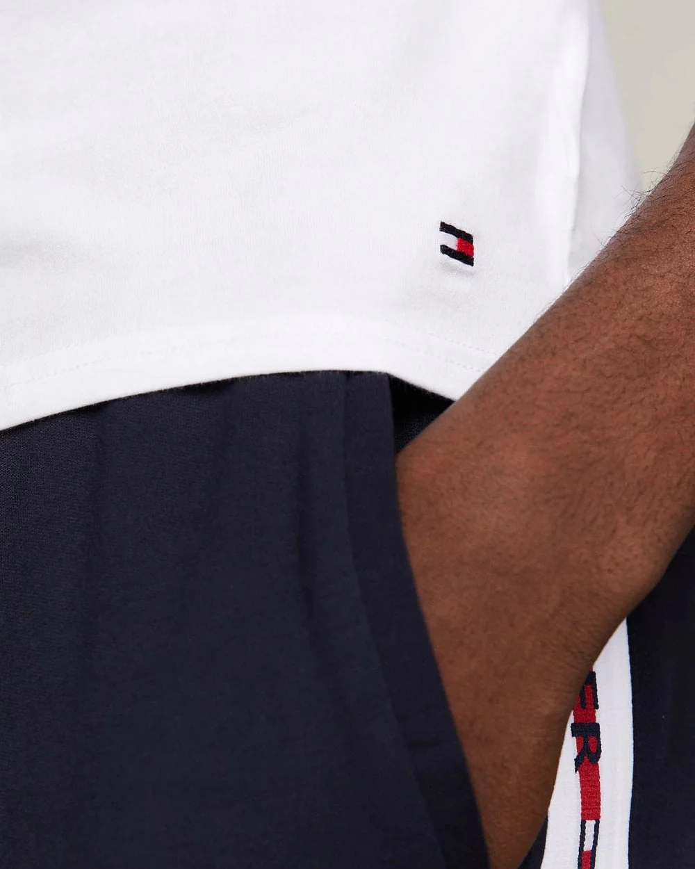 Tommy Hilfiger 3 Pack Essential Mens Stretch T-Shirts - Black/White/Grey Heather - Image 4