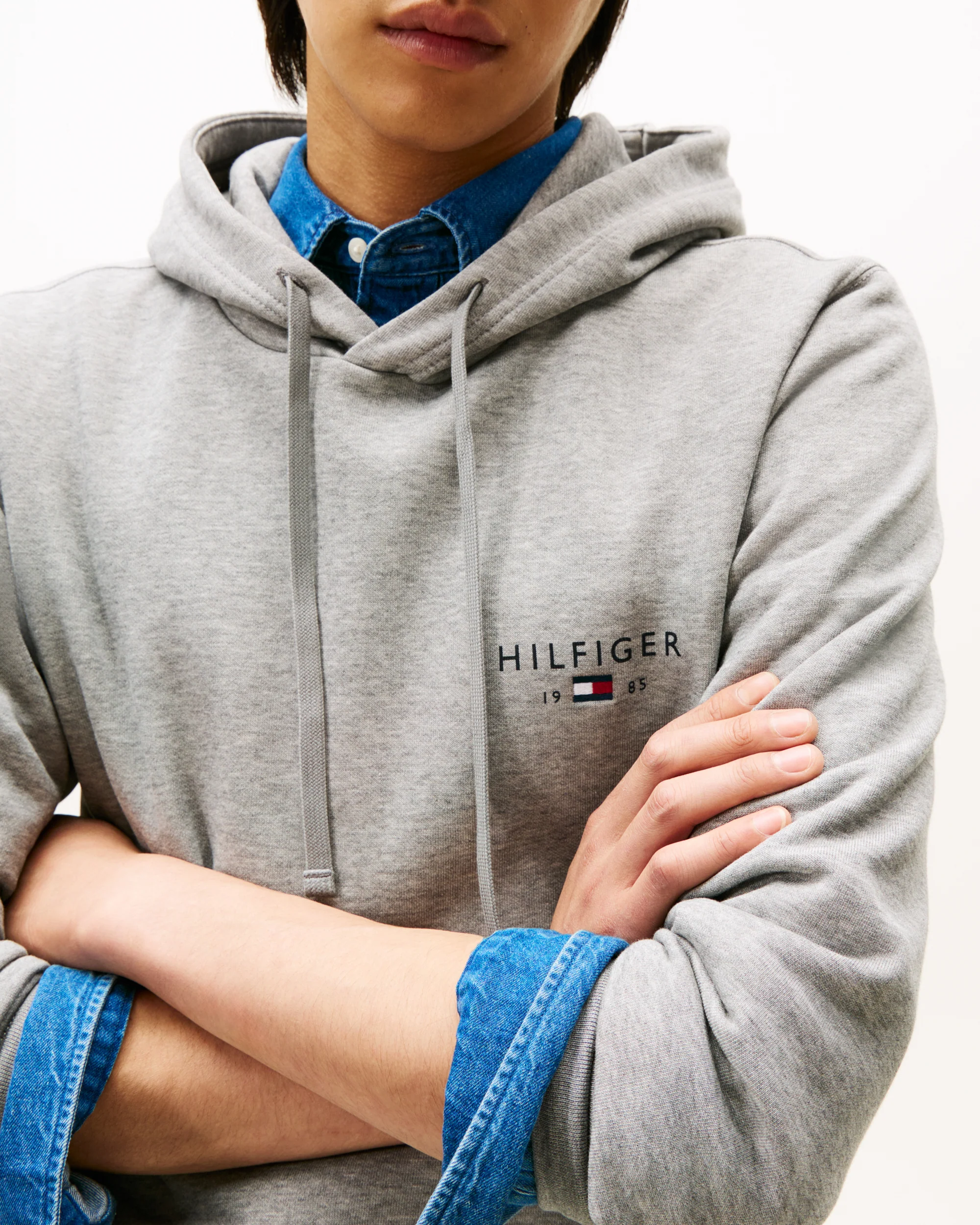 Tommy Hilfiger Brand Love Mens Small Hilfiger Logo Hoodie - Medium Grey Heather - Image 2