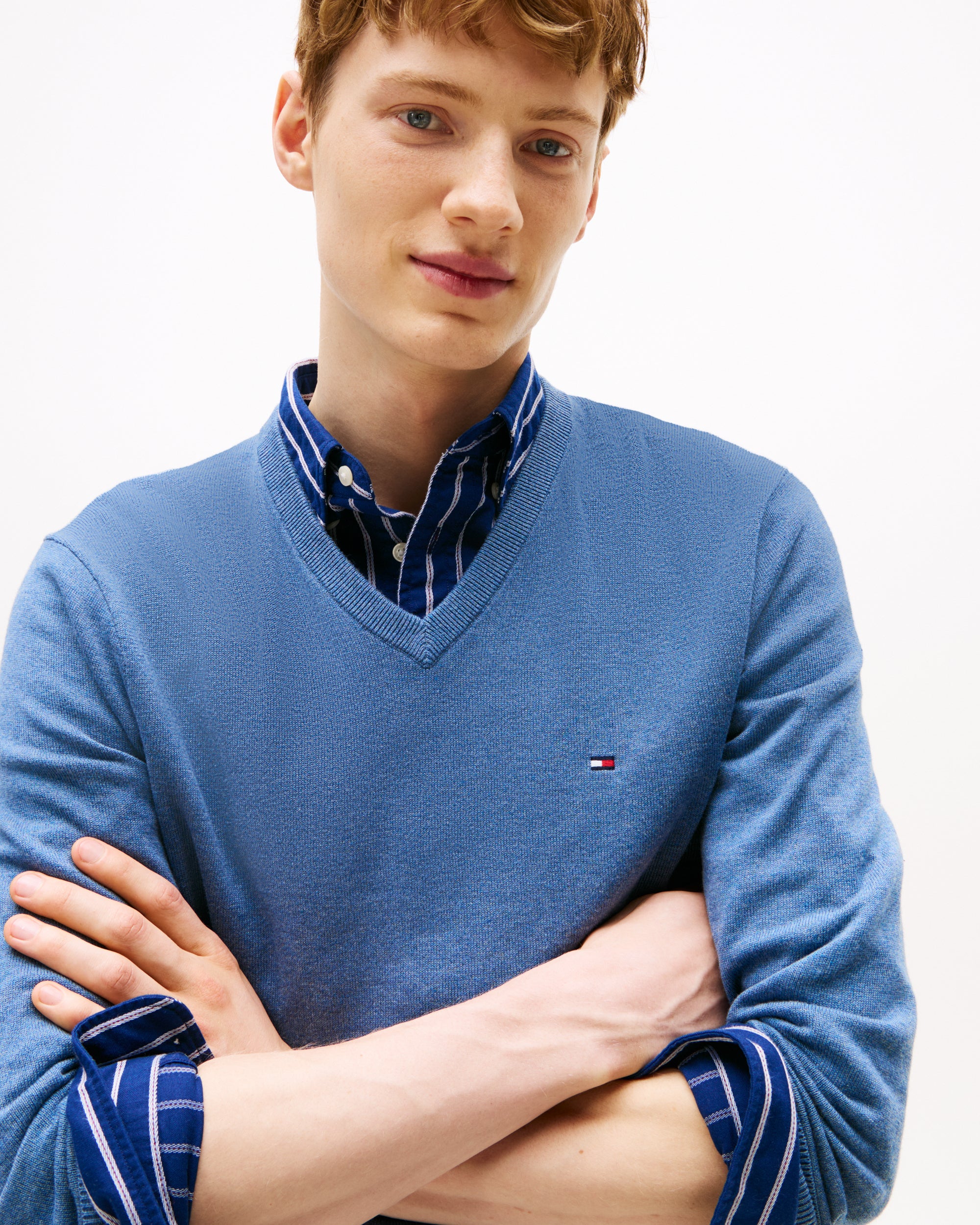Tommy Hilfiger Essential Cotton Mens V-Neck Jumper - Petrol Blue Heather - Image 2