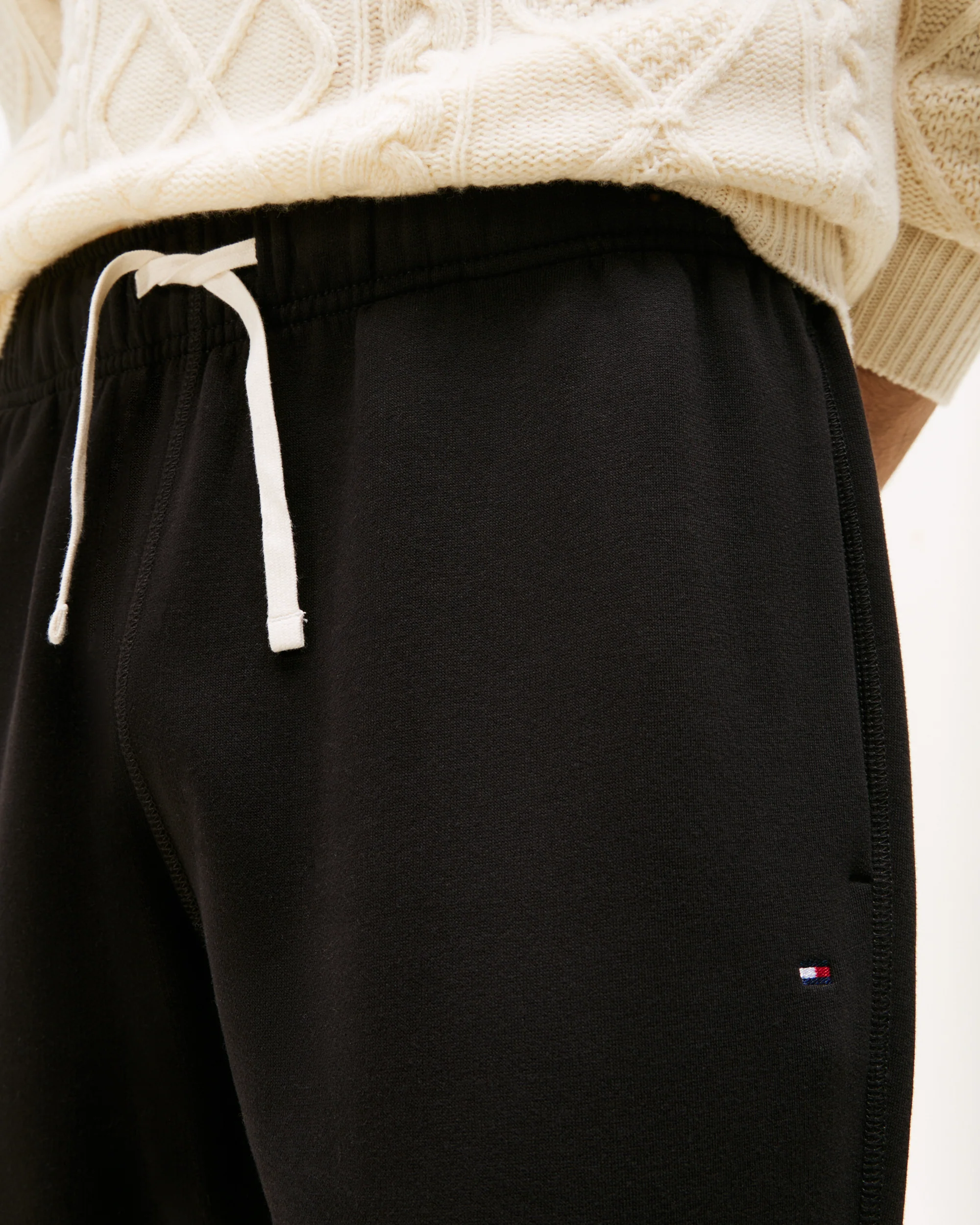 Tommy Hilfiger Essential Fleece Mens Sweatpants - Black - Image 2
