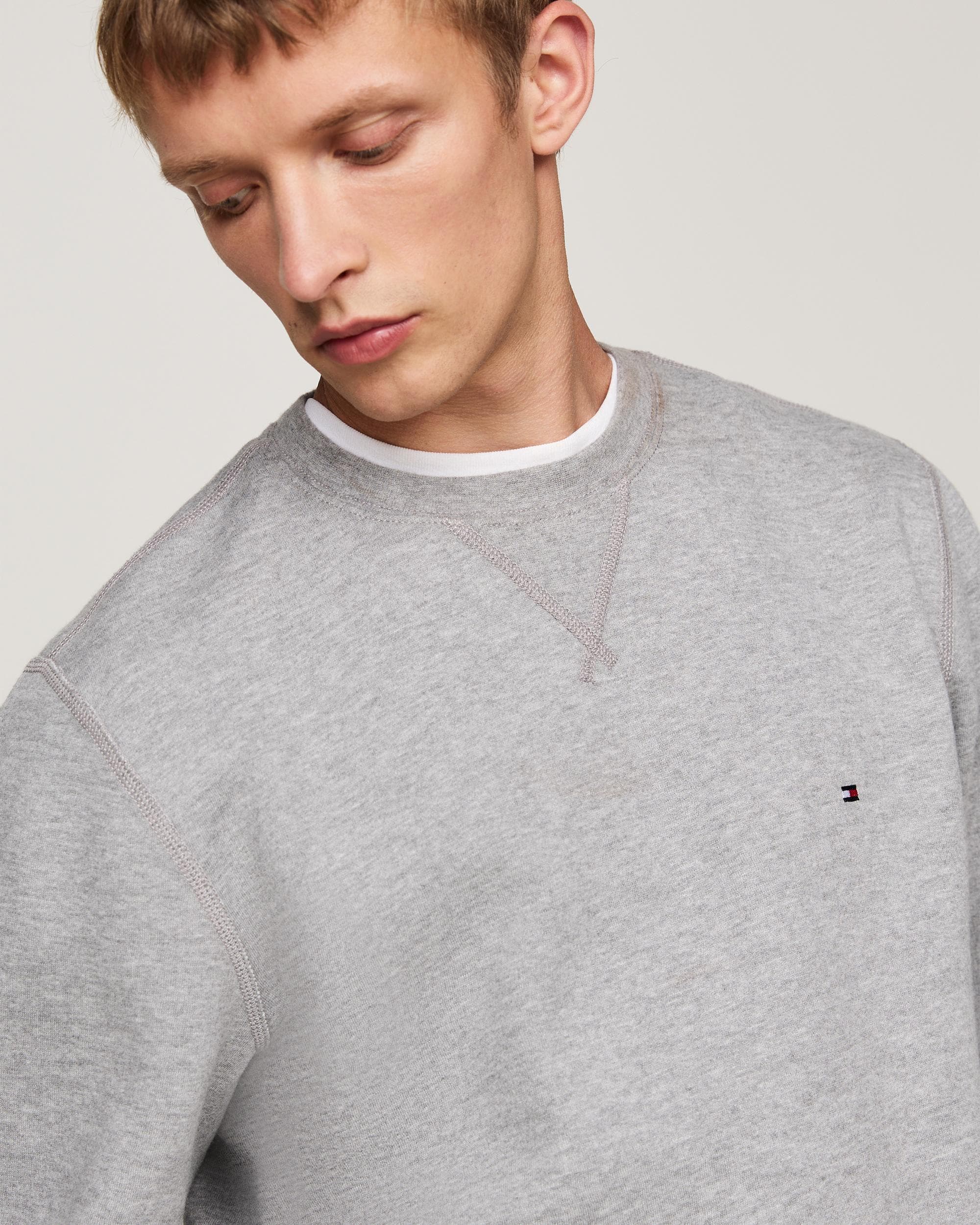 Tommy Hilfiger Essential Fleece Mens Sweatshirt - Medium Grey Heather - Image 2