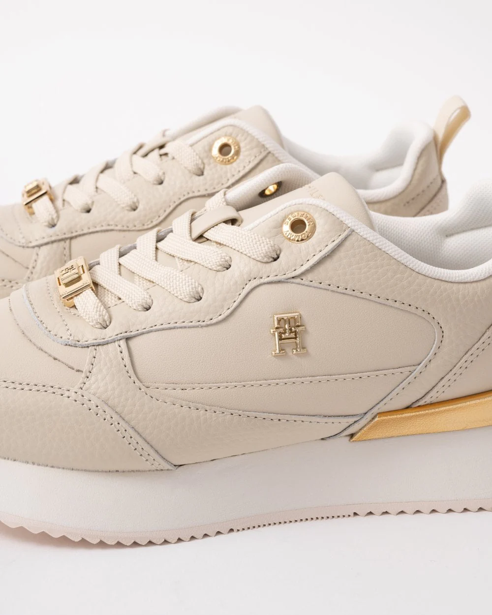 Tommy Hilfiger Feminine Runner Womens Trainers - Image 2