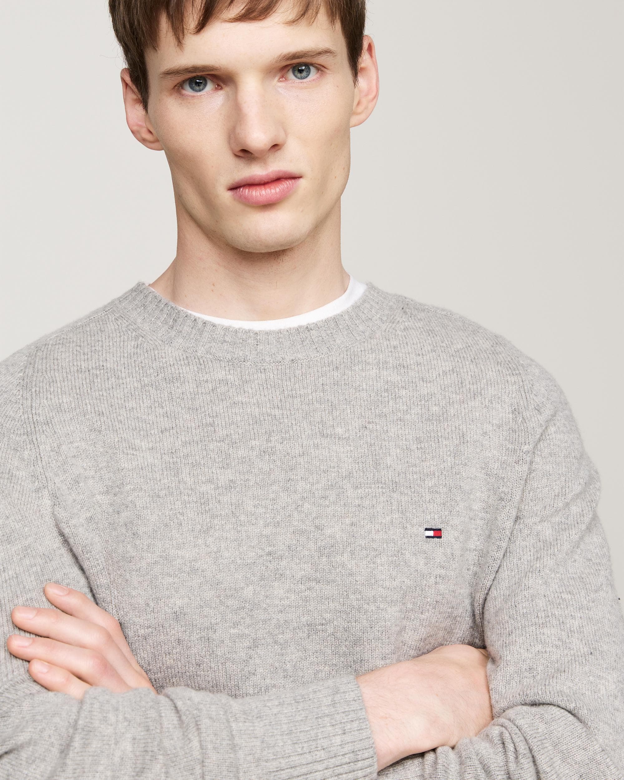 Tommy Hilfiger Lambswool Mens Crew Neck Jumper - Light Grey Heather - Image 2