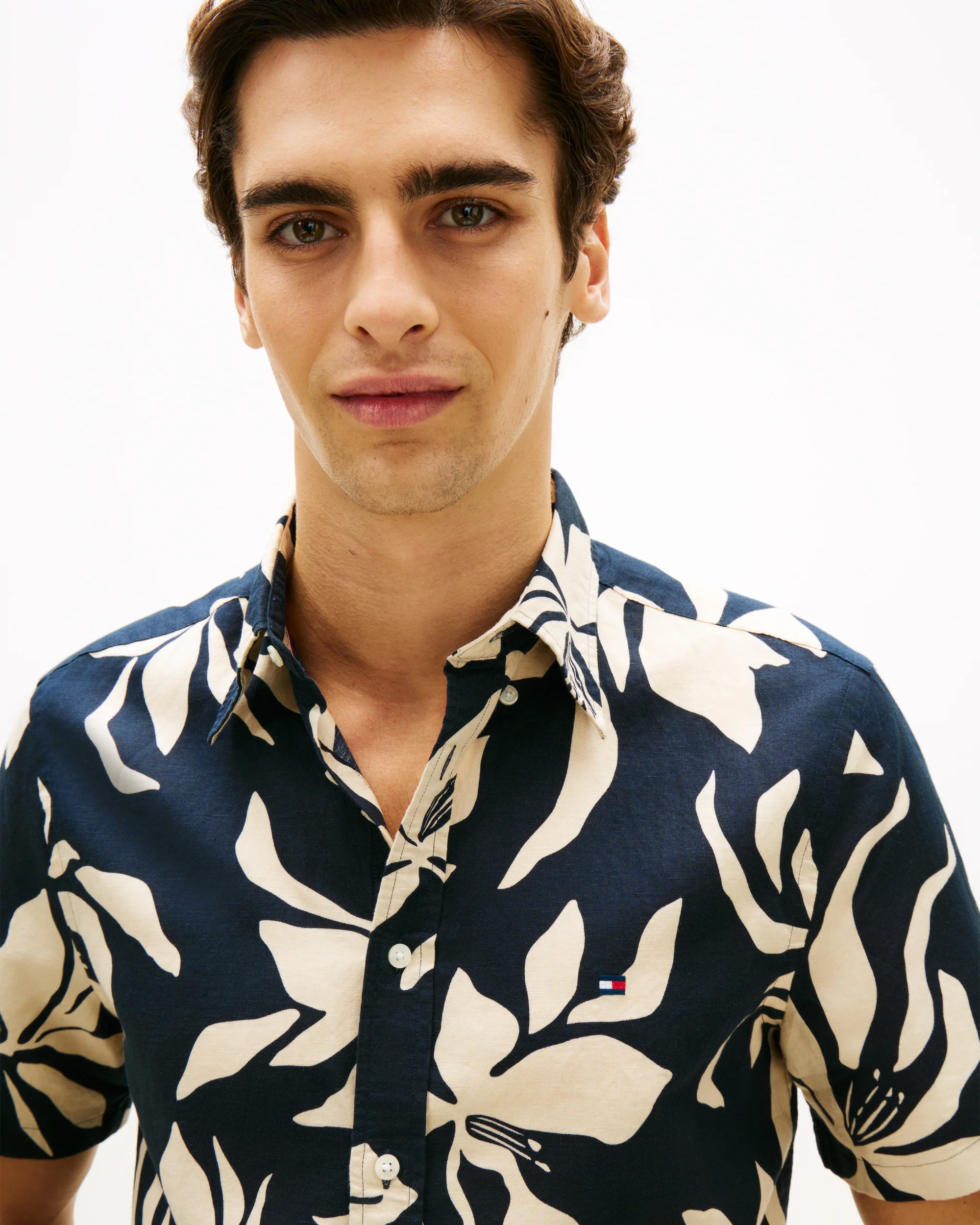 Tommy Hilfiger Linen Blend Flower Print Mens Short Sleeve Shirt - Dark Night Navy/Allover - Image 2