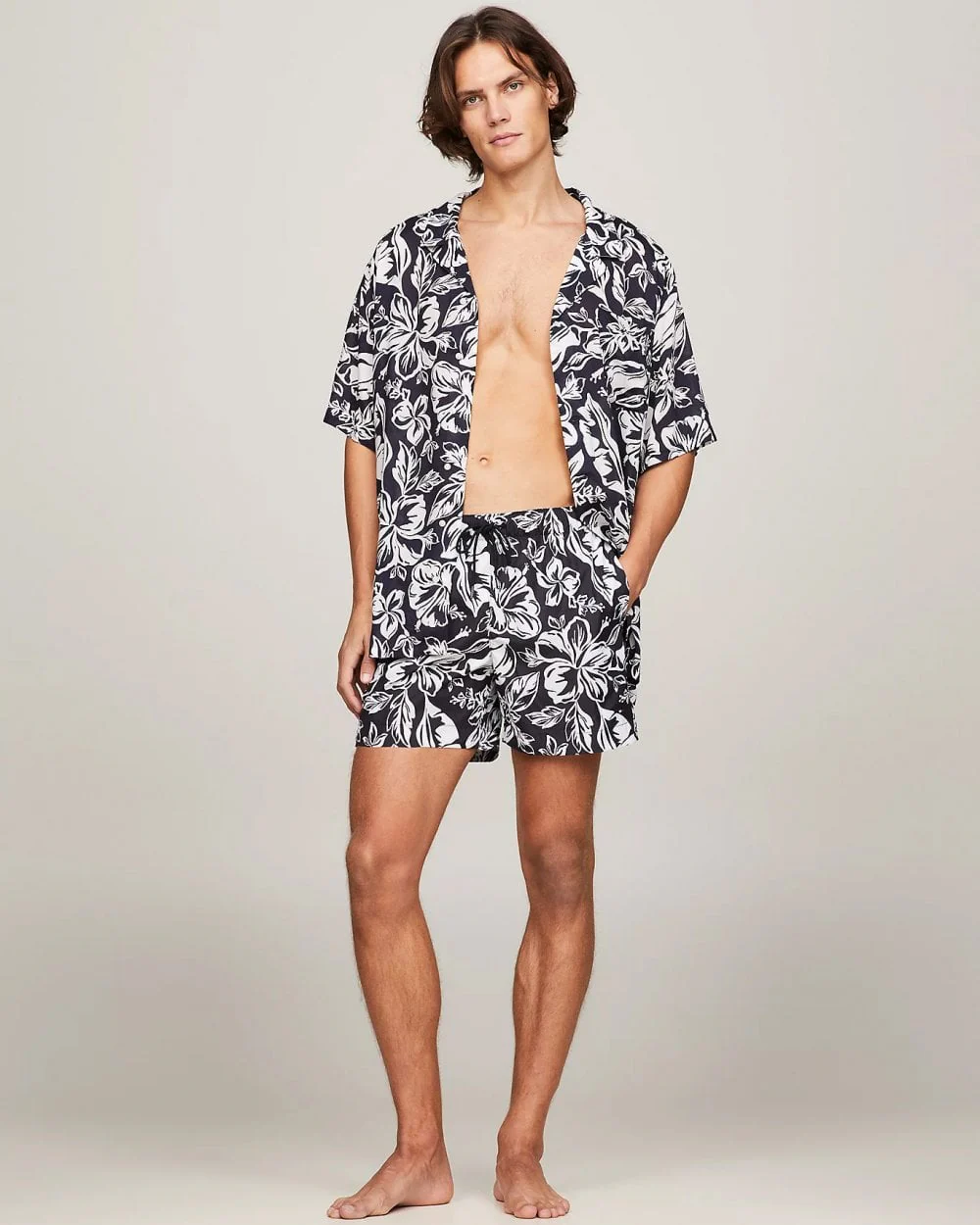 Tommy Hilfiger Medium Drawstring Print Mens Swim Shorts - Image 3
