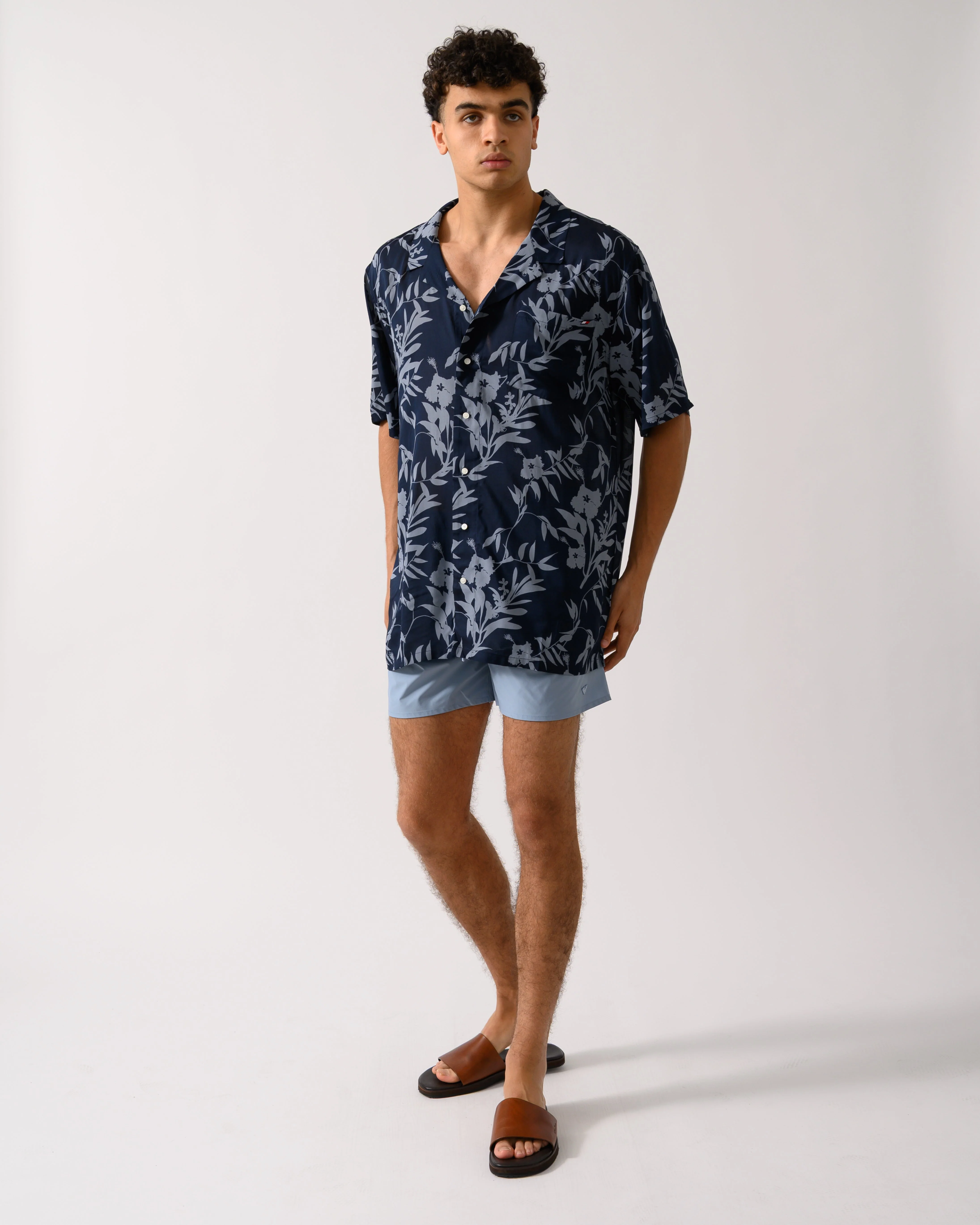 Tommy Hilfiger Mens Bowling Shirt - Floral Tropic Aop Desert Sky - Image 2