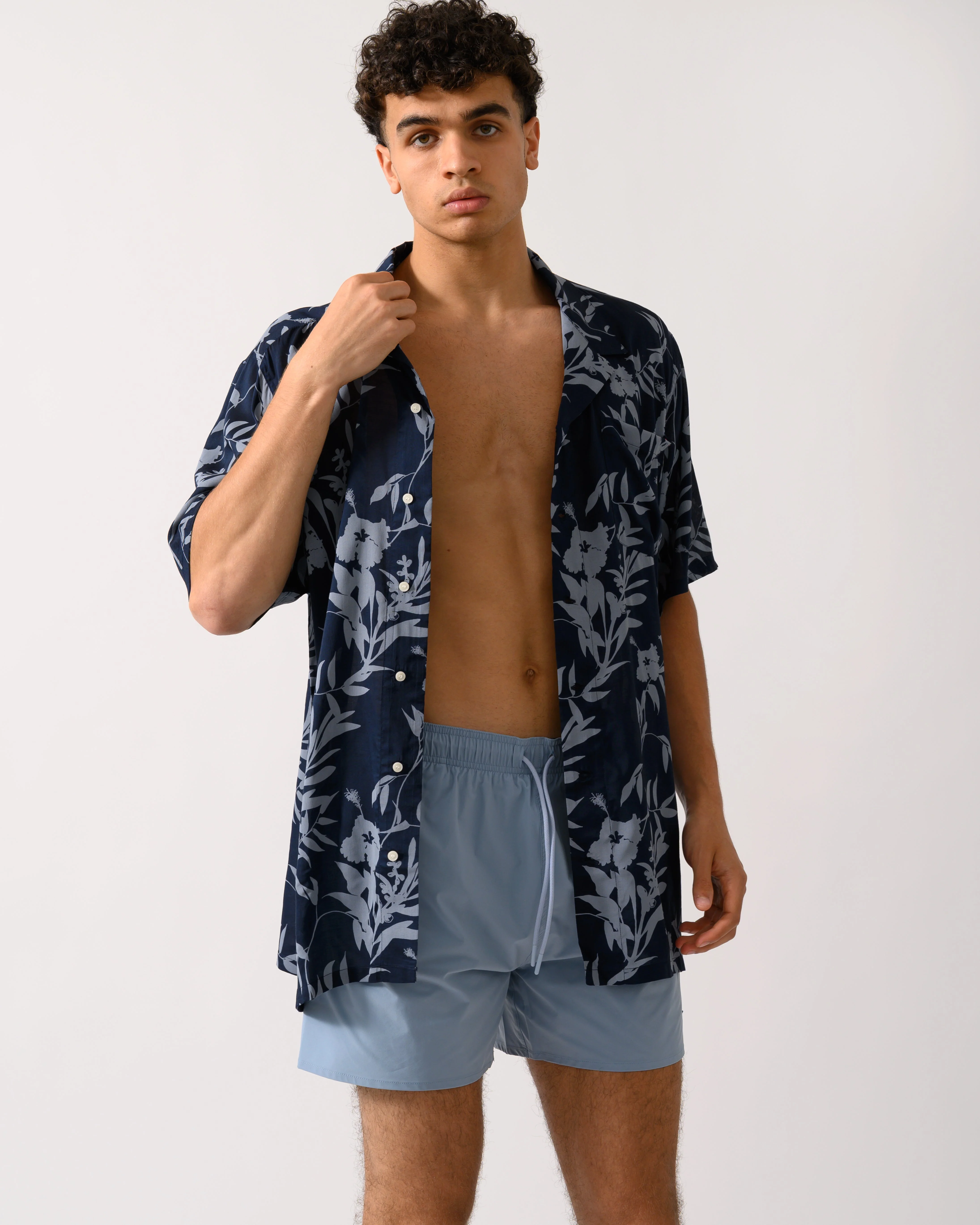Tommy Hilfiger Mens Bowling Shirt - Floral Tropic Aop Desert Sky - Image 3