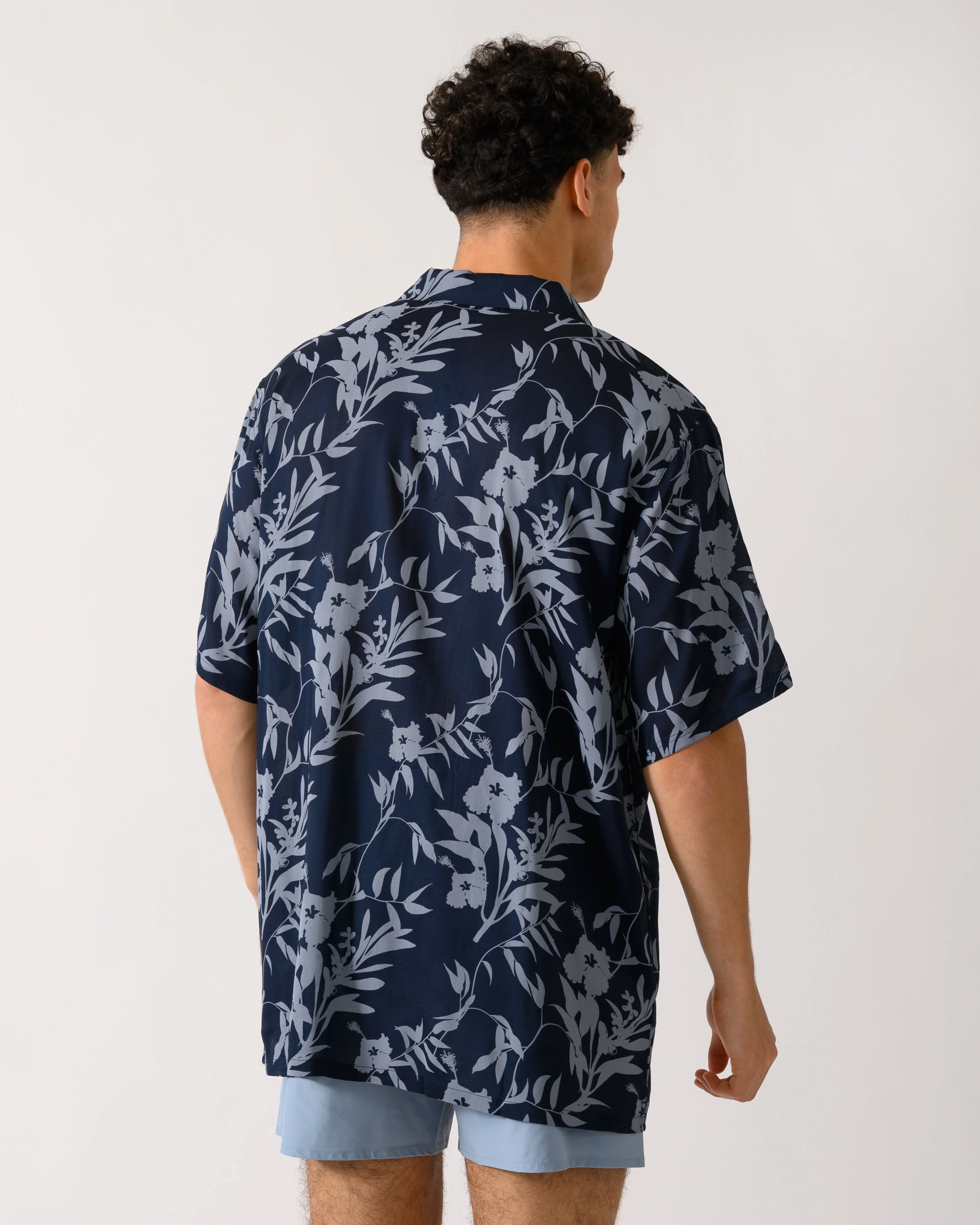 Tommy Hilfiger Mens Bowling Shirt - Floral Tropic Aop Desert Sky - Image 5
