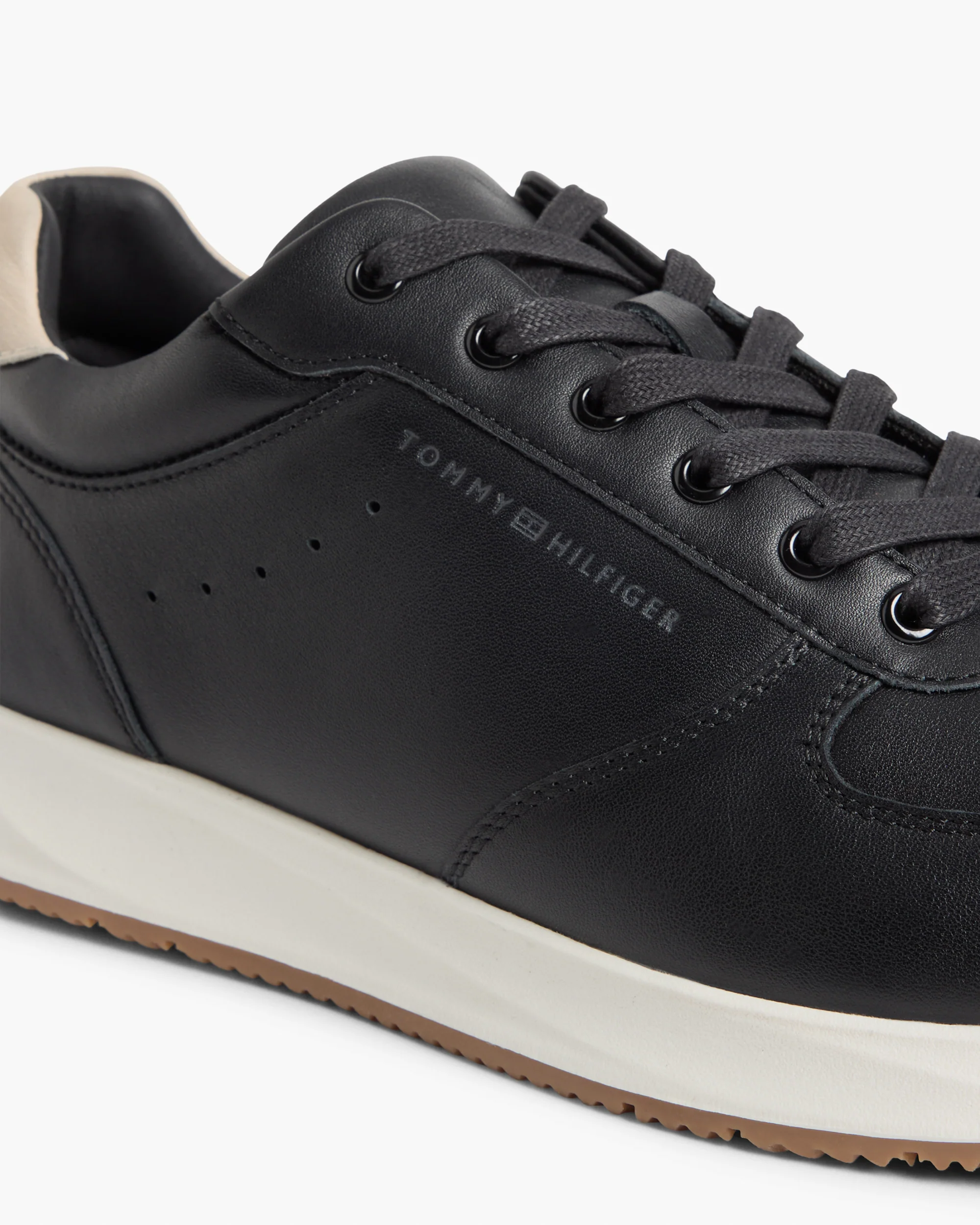 Tommy Hilfiger Newport Leather Mens Trainers - Black - Image 2