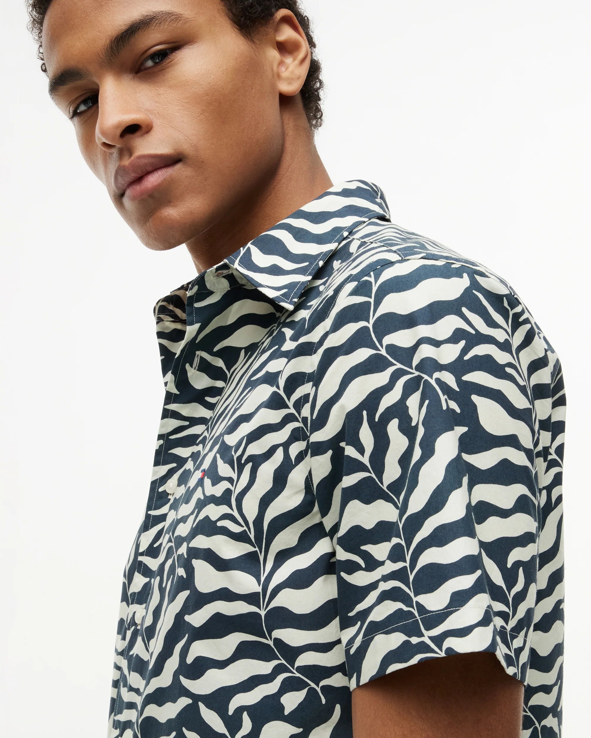 Tommy Hilfiger Papertouch Palm Mens Short Sleeve Shirt - Black/Allover - Image 2