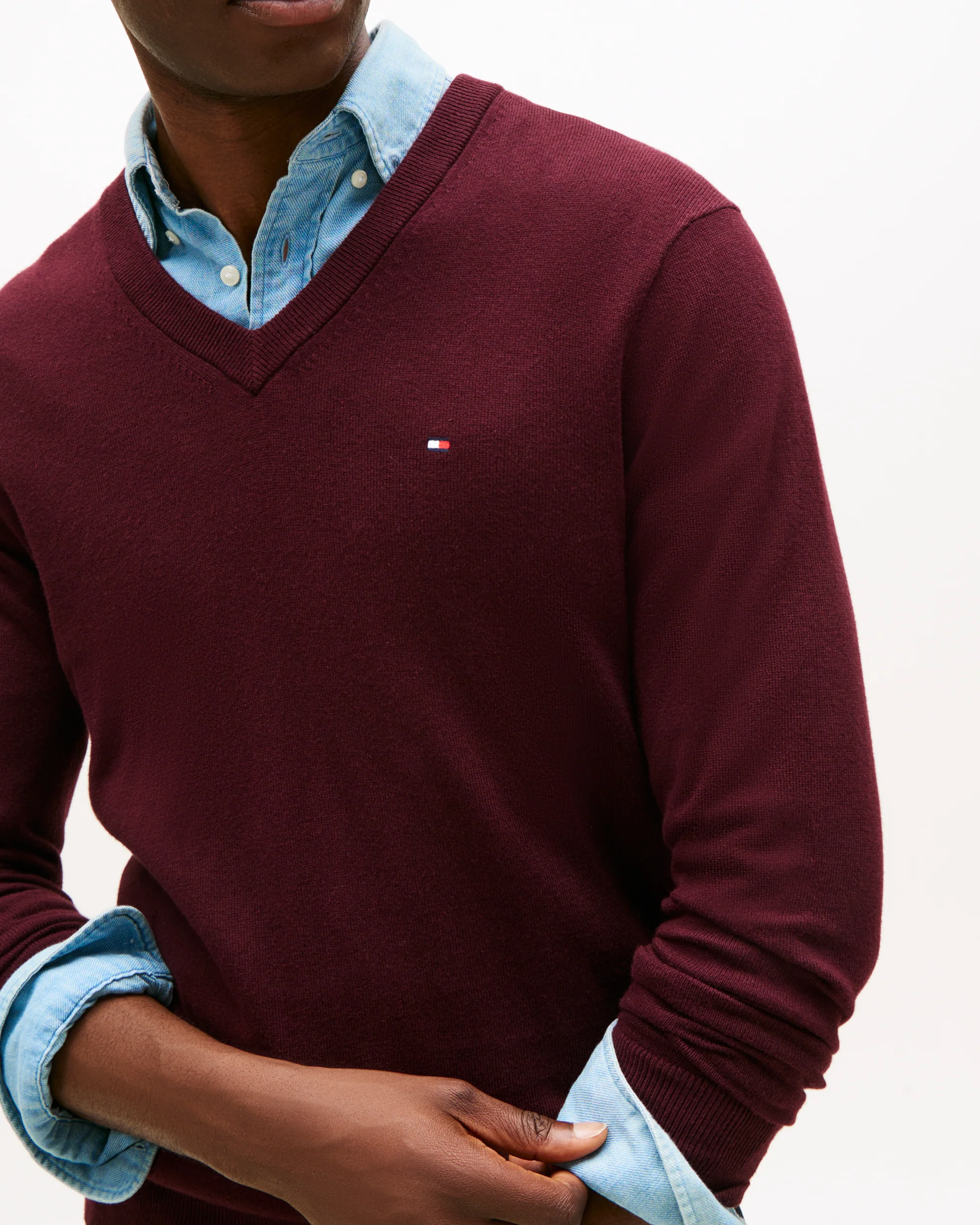 Tommy Hilfiger Pima Organic Cotton Mens Cashmere V-Neck Jumper - Deep Burgundy - Image 2