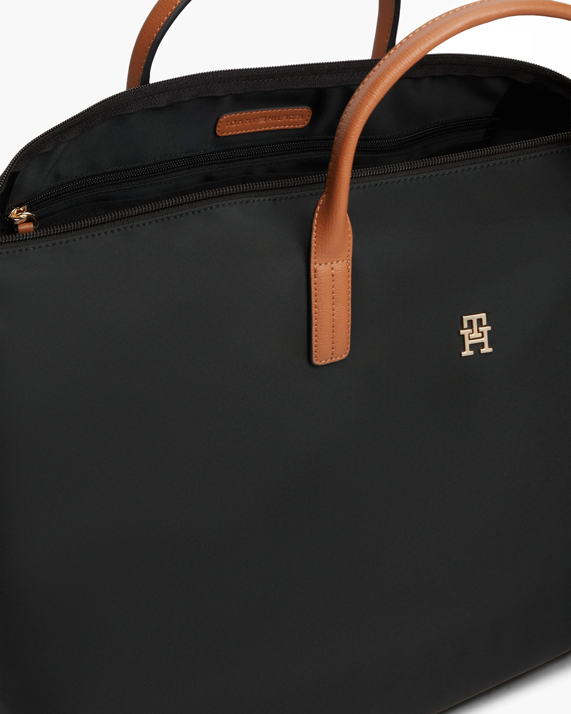 Tommy Hilfiger Popette Womens Weekender Bag - Black - Image 4
