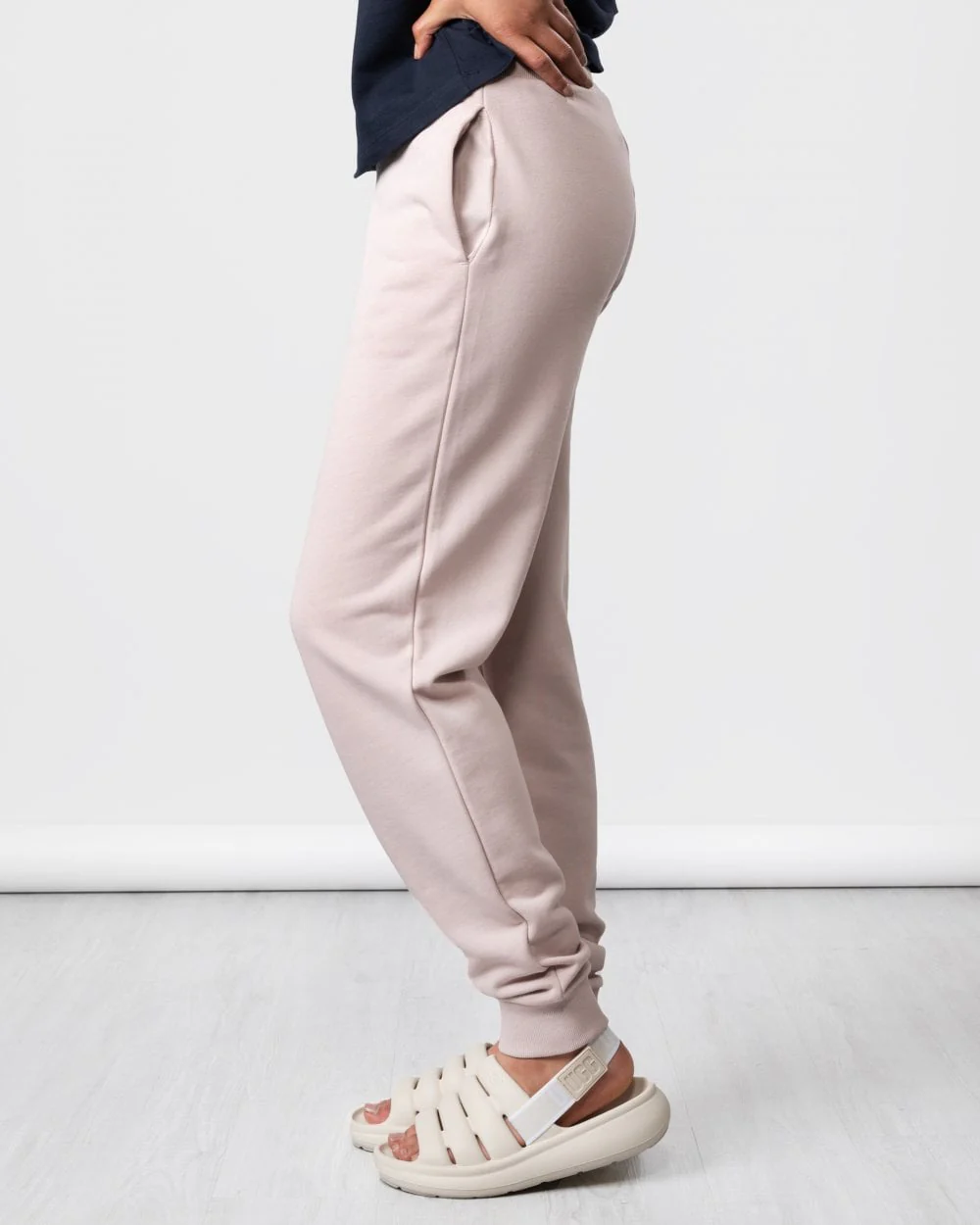 Tommy Hilfiger Relaxed Long Womens Sweatpants - Balanced Beige - Image 2