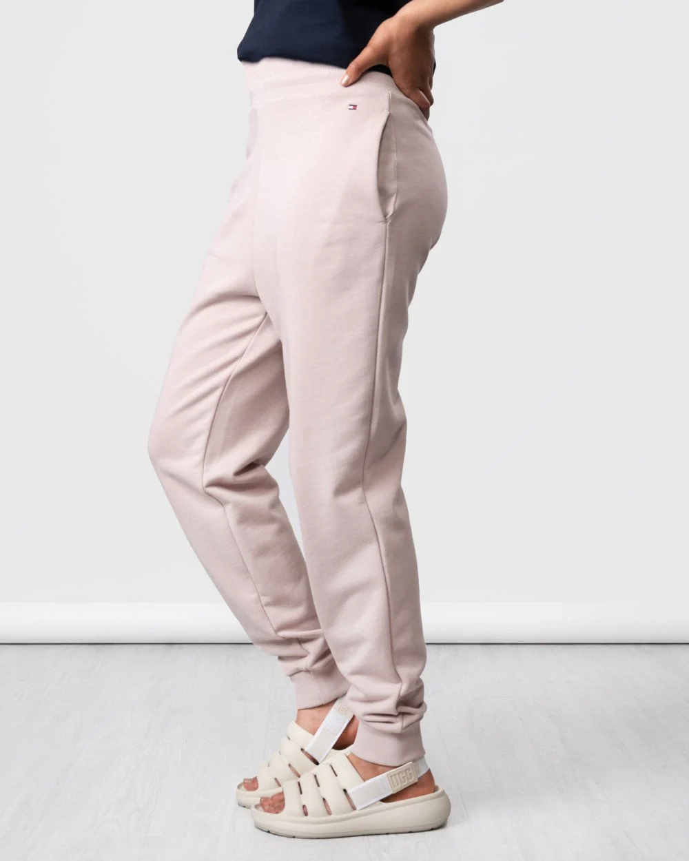 Tommy Hilfiger Relaxed Long Womens Sweatpants - Balanced Beige - Image 3