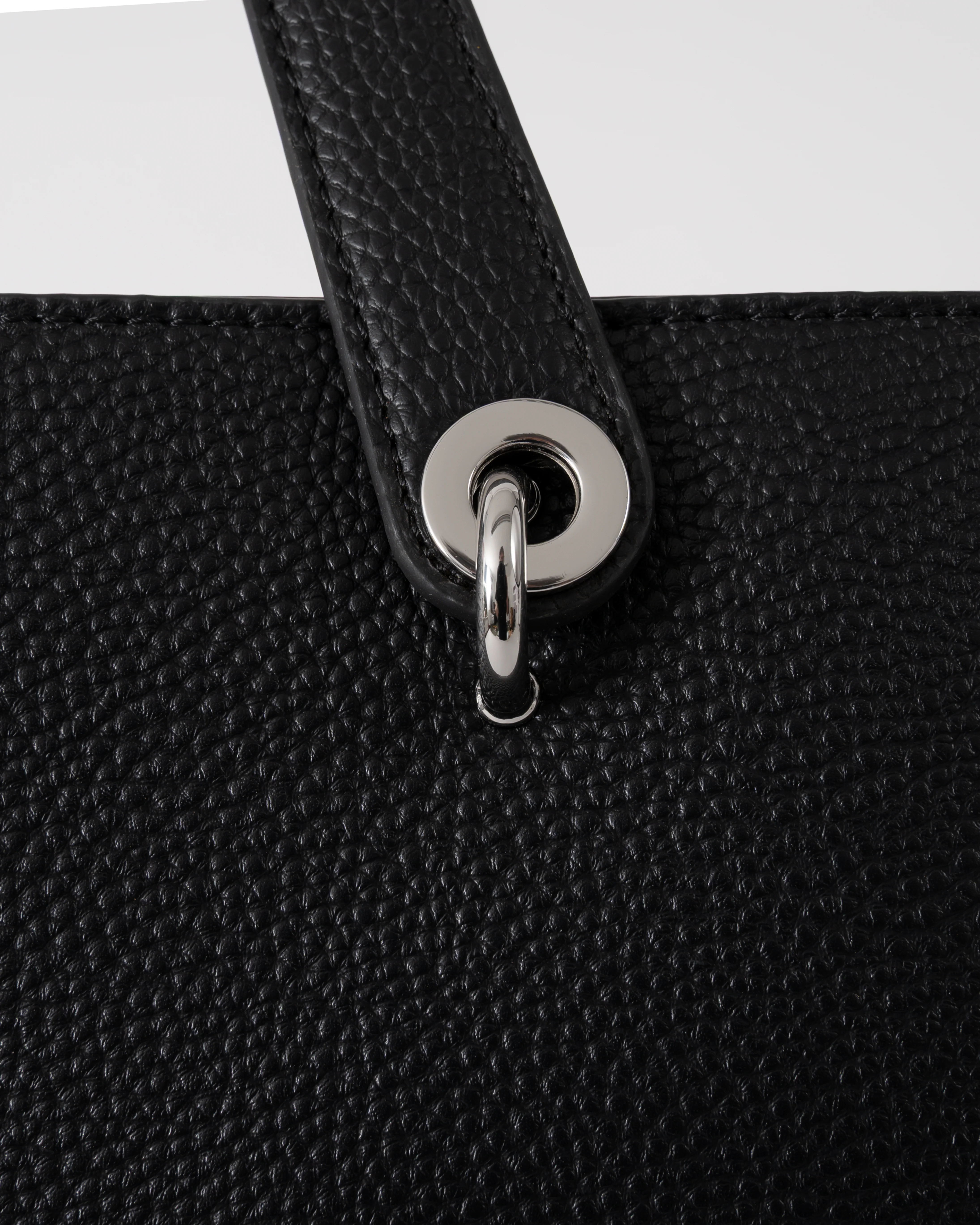 Tommy Hilfiger TH Emblem Womens Tote Bag - Black - Image 3