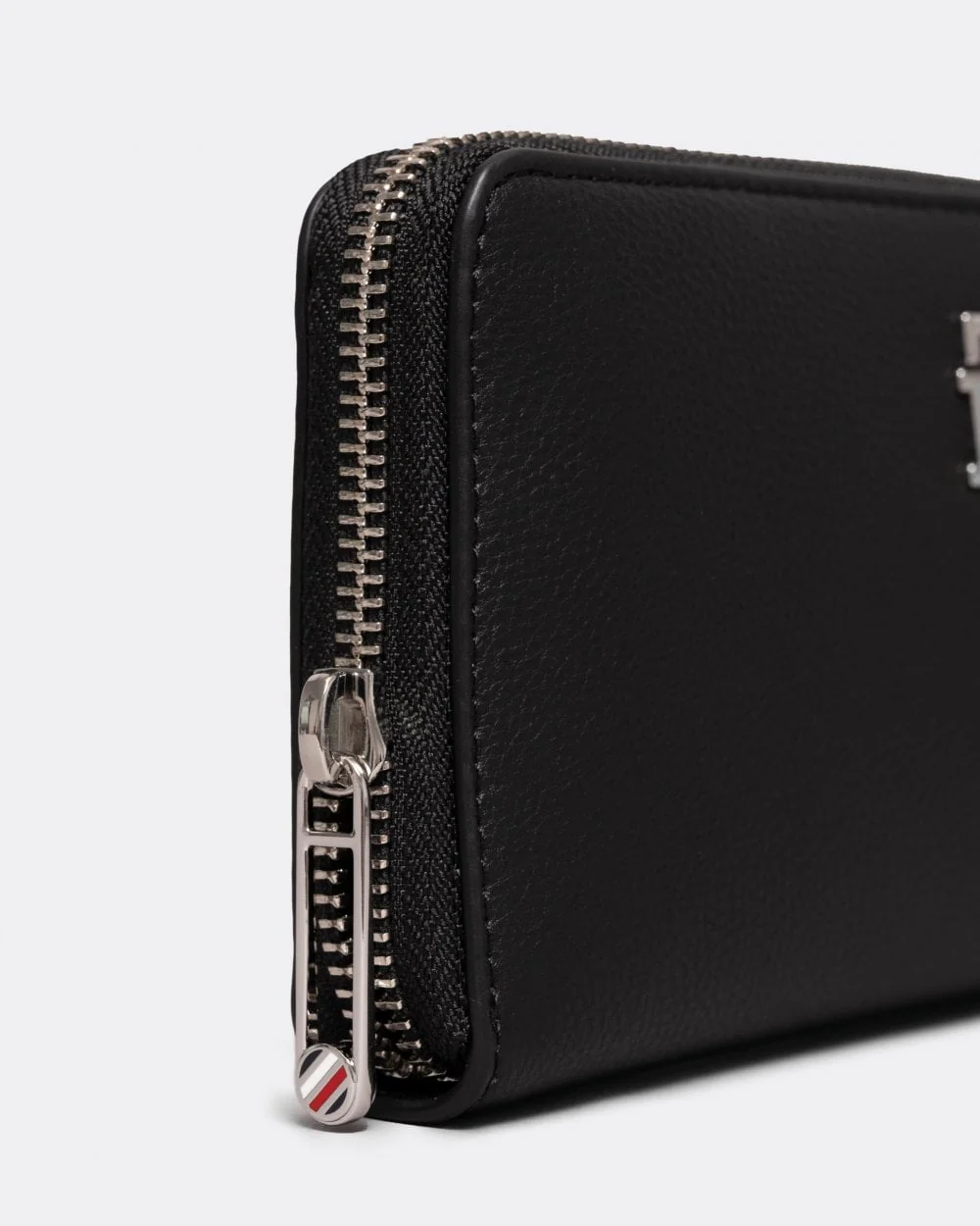 Tommy Hilfiger TH Essential Womens Large Zip Wallet - Image 3