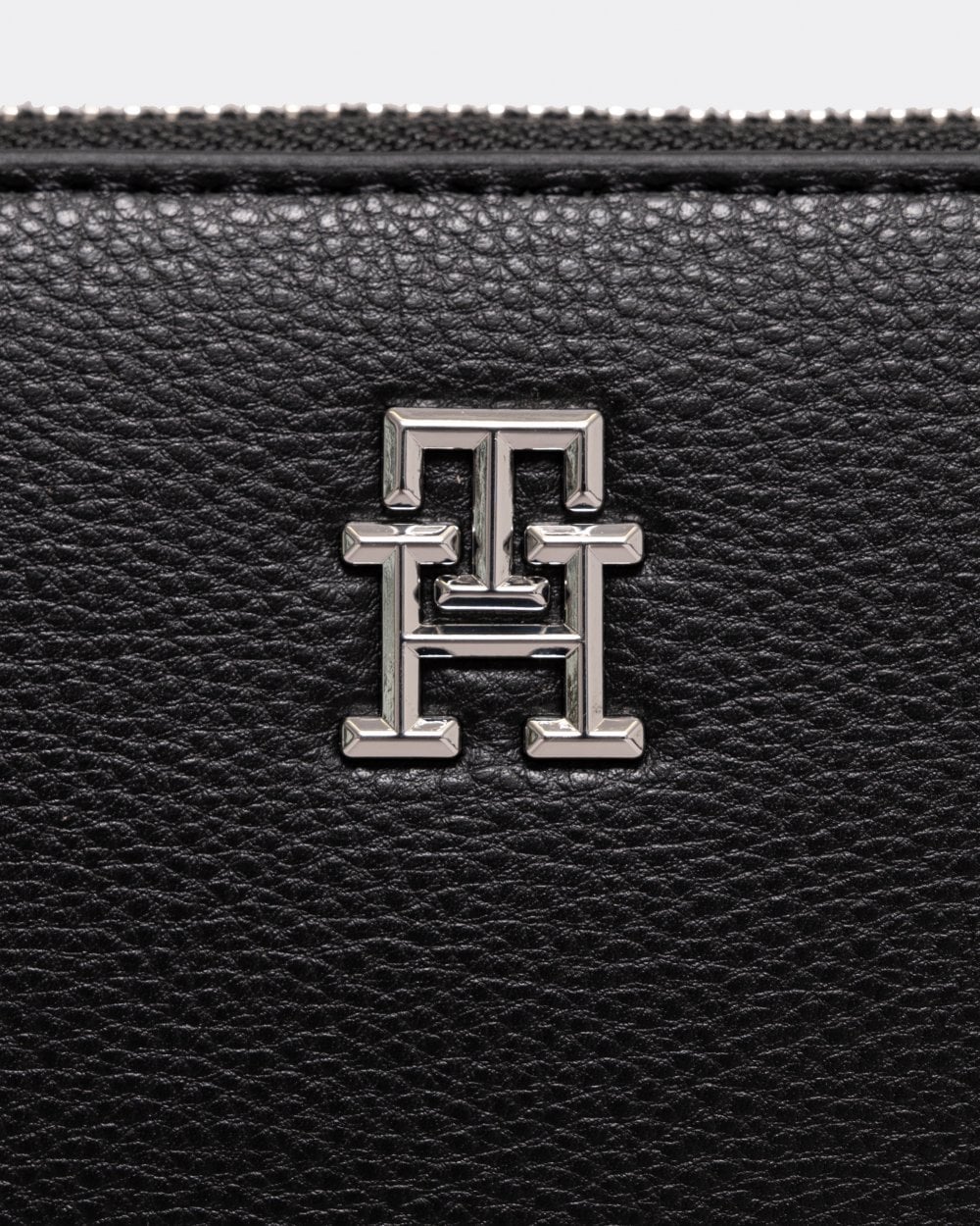 Tommy Hilfiger TH Essential Womens Large Zip Wallet - Image 4