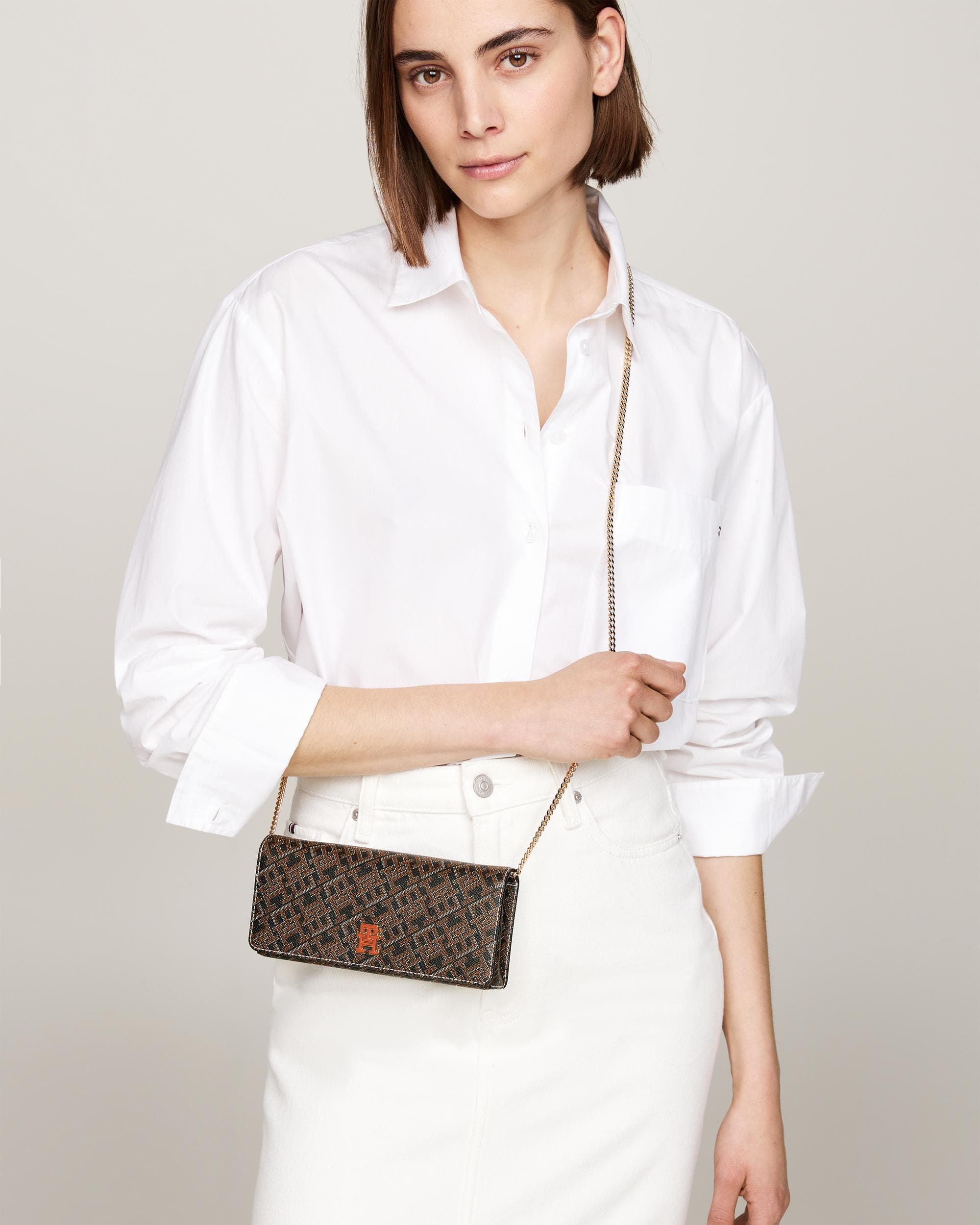 Tommy Hilfiger TH Monoplay Womens Large Flap Purse With Chain - Image 2