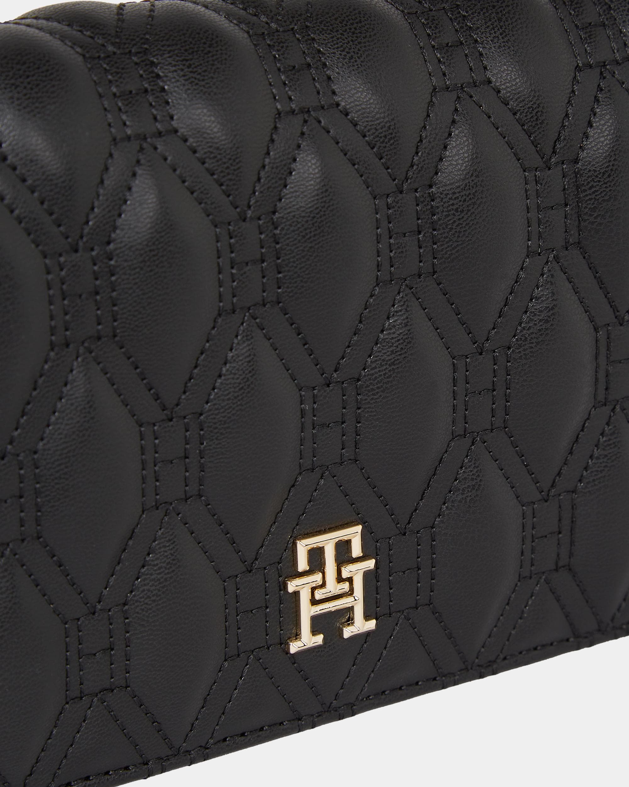 Tommy Hilfiger TH Refined Flap Quilted Womens Crossover Bag - Image 2