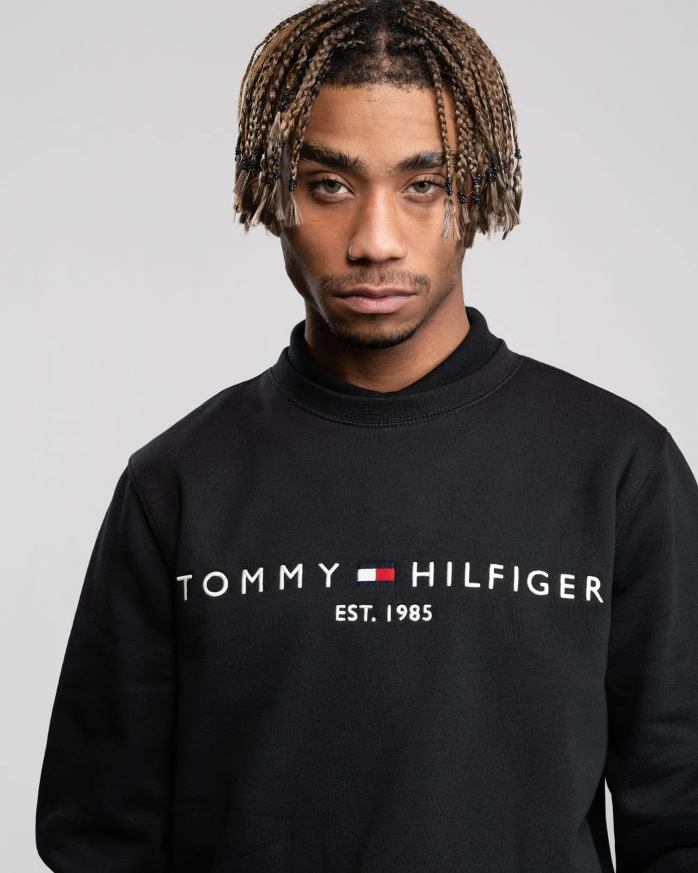 Tommy Hilfiger Tommy Logo Mens Sweatshirt - Black - Image 2