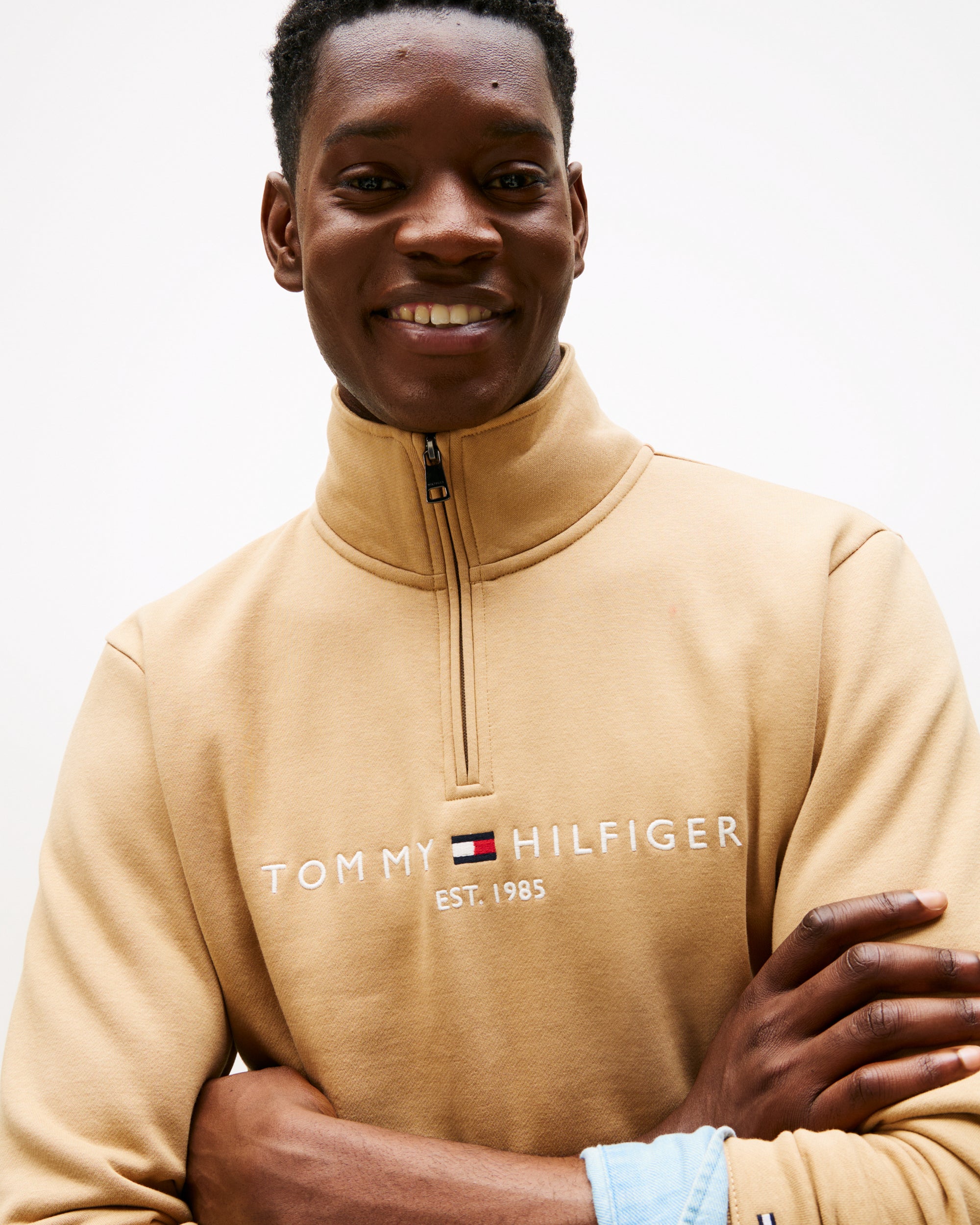Tommy Hilfiger Tommy Logo Mockneck Mens Sweatshirt - Timeless Camel - Image 2